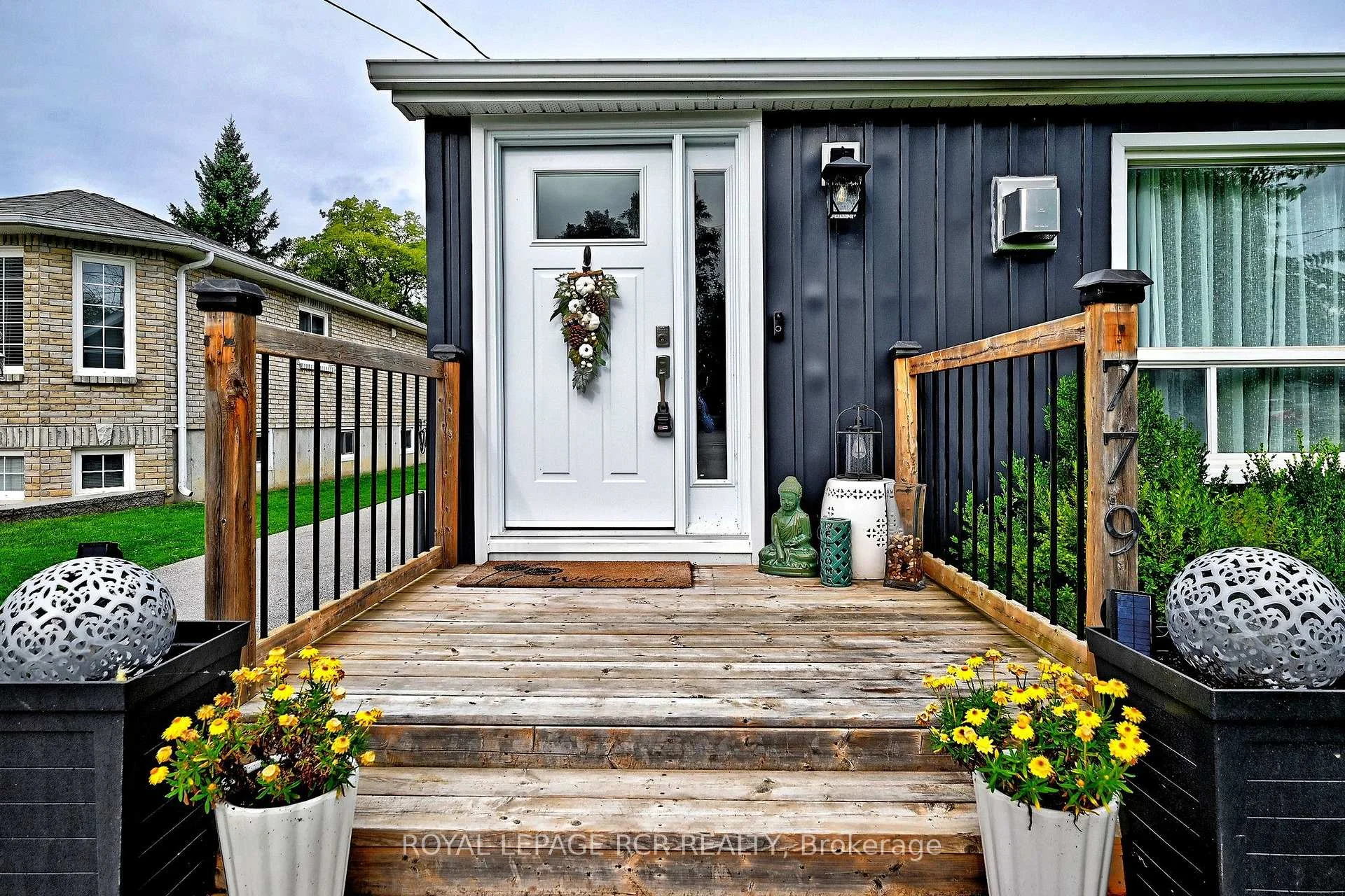 Photo 3 of 779 Sheppard Avenue, Georgina, Historic Lakeshore Communities — HOMEH