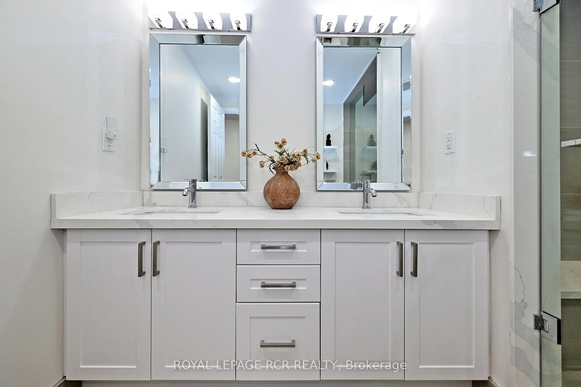 Photo 83 of 779 Sheppard Avenue, Georgina, Historic Lakeshore Communities — HOMEH