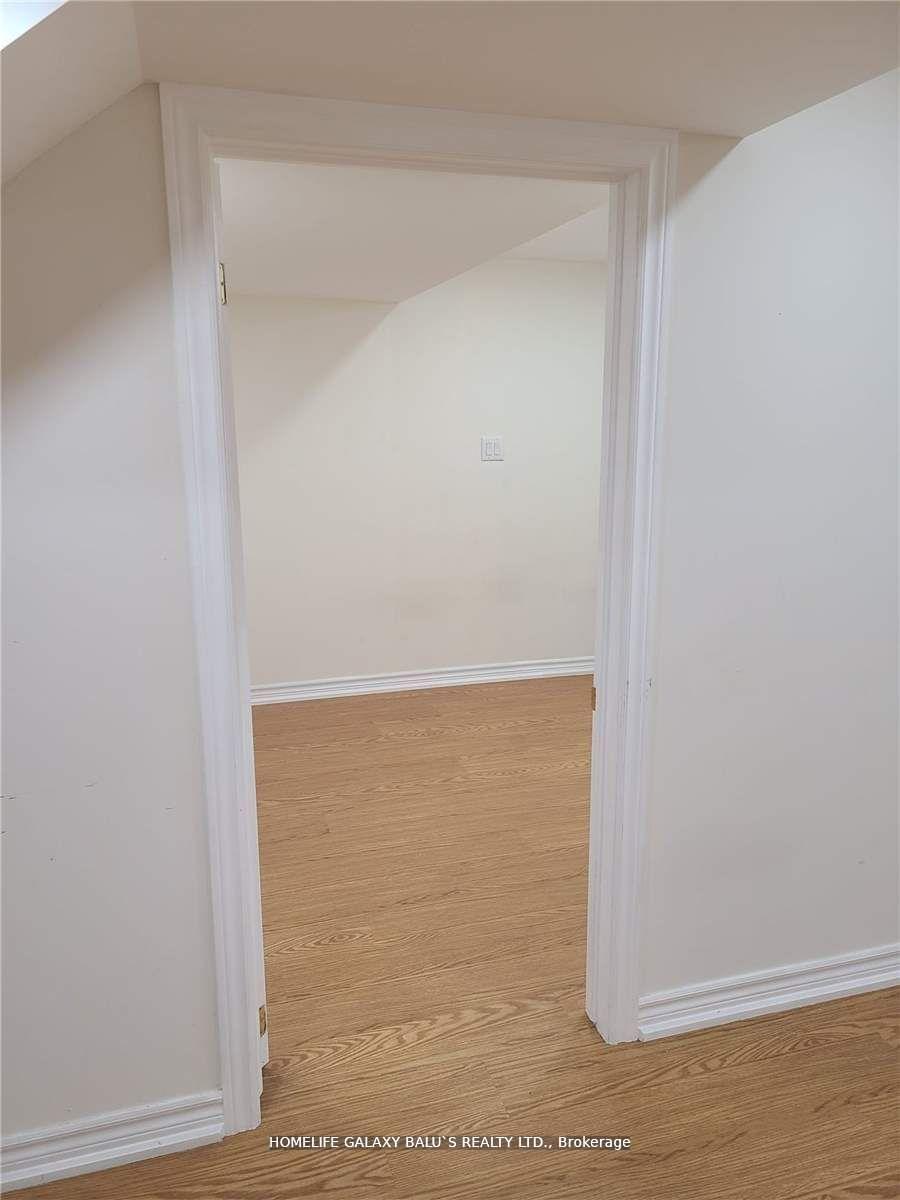 Photo 11 of Unit (Basement), 4 Malborough Road, Markham, Box Grove — HOMEH