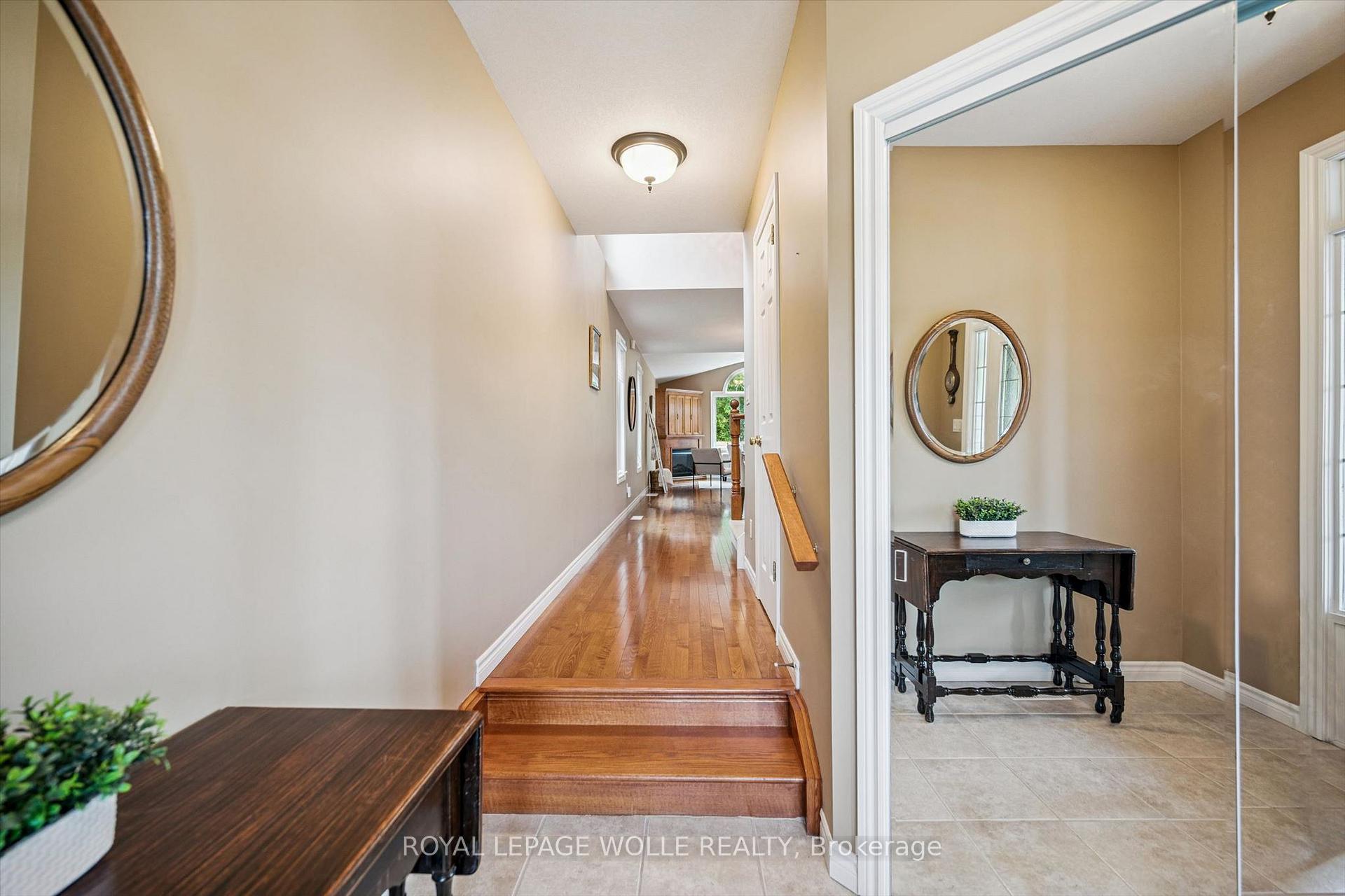 Photo 9 of 326 Tealby Crescent, Waterloo, Colonial Acres — HOMEH