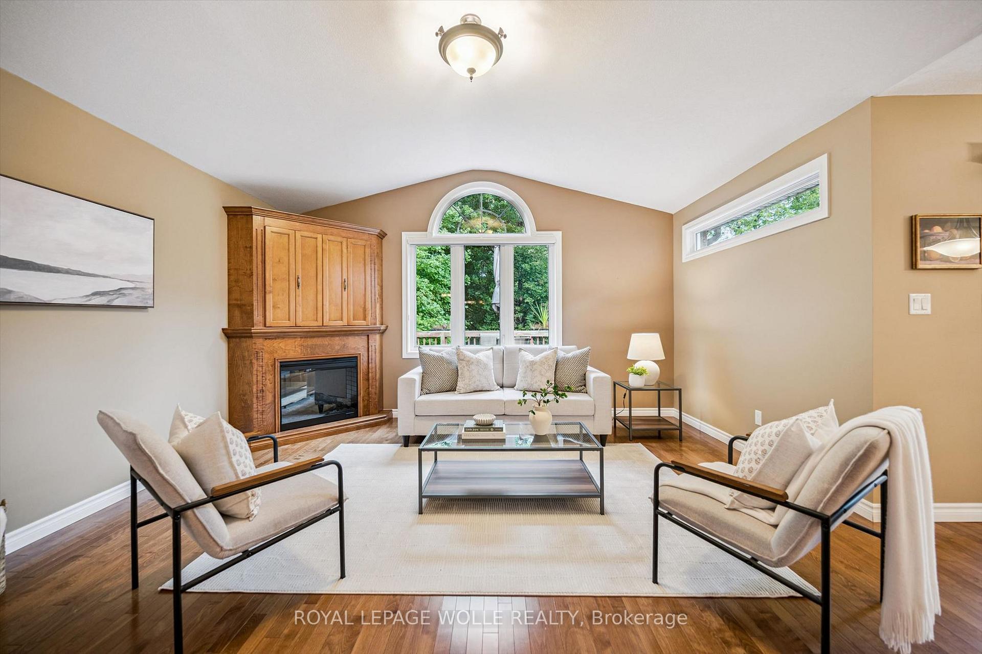 Photo 12 of 326 Tealby Crescent, Waterloo, Colonial Acres — HOMEH