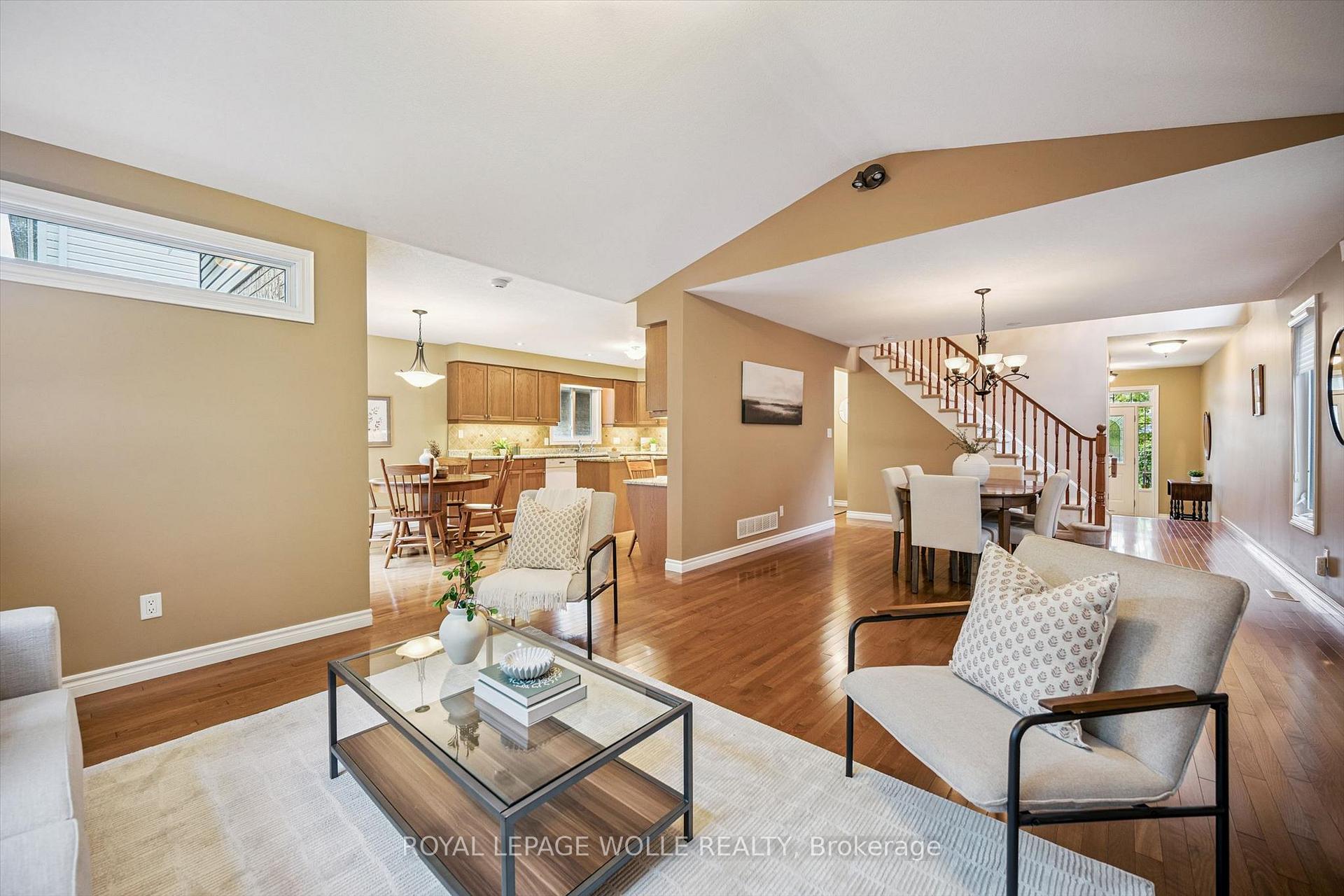 Photo 13 of 326 Tealby Crescent, Waterloo, Colonial Acres — HOMEH