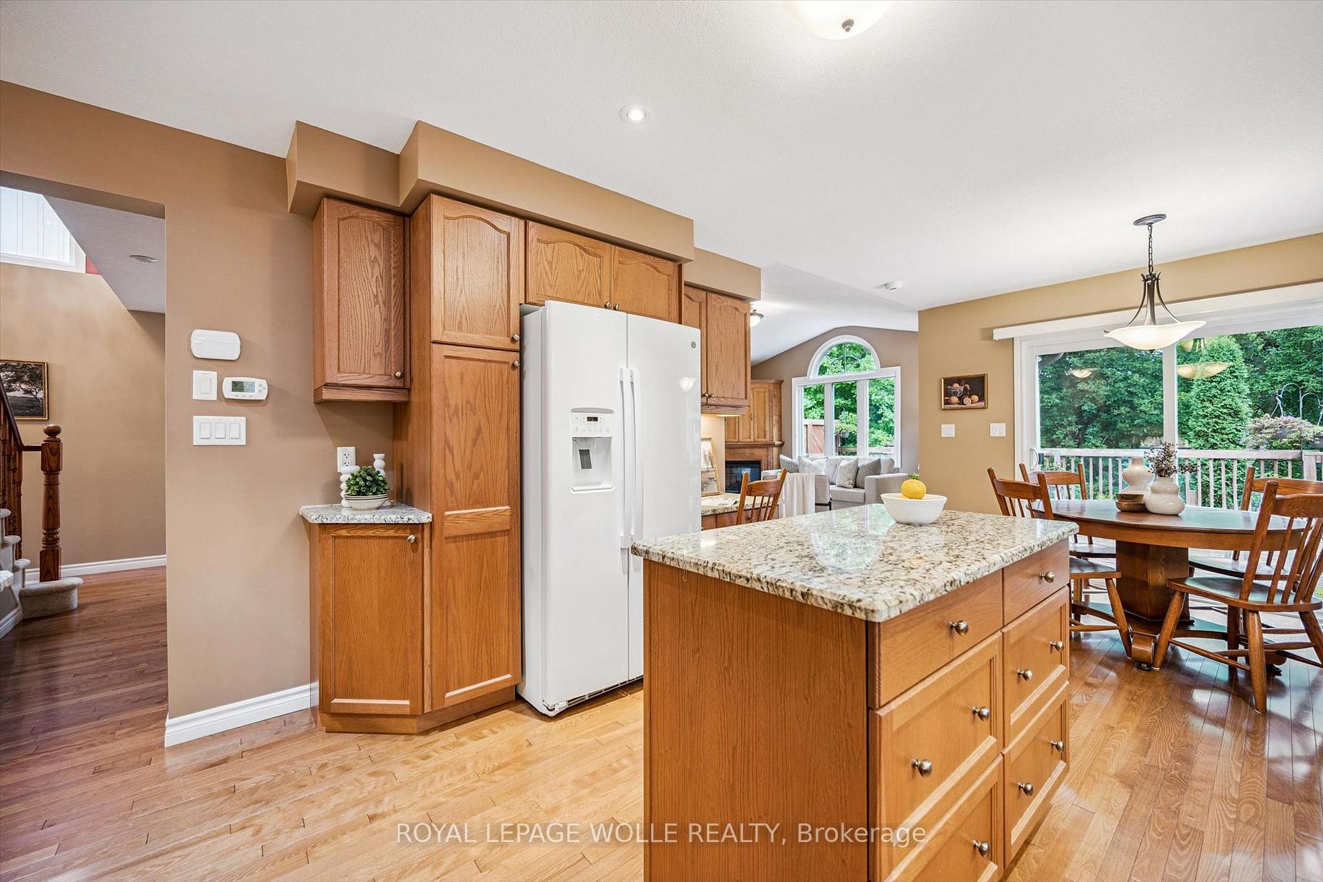 Photo 16 of 326 Tealby Crescent, Waterloo, Colonial Acres — HOMEH