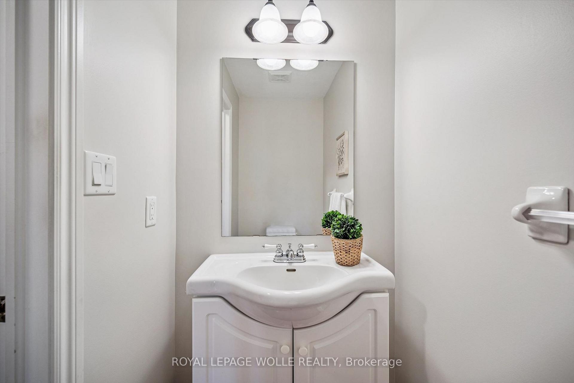 Photo 19 of 326 Tealby Crescent, Waterloo, Colonial Acres — HOMEH