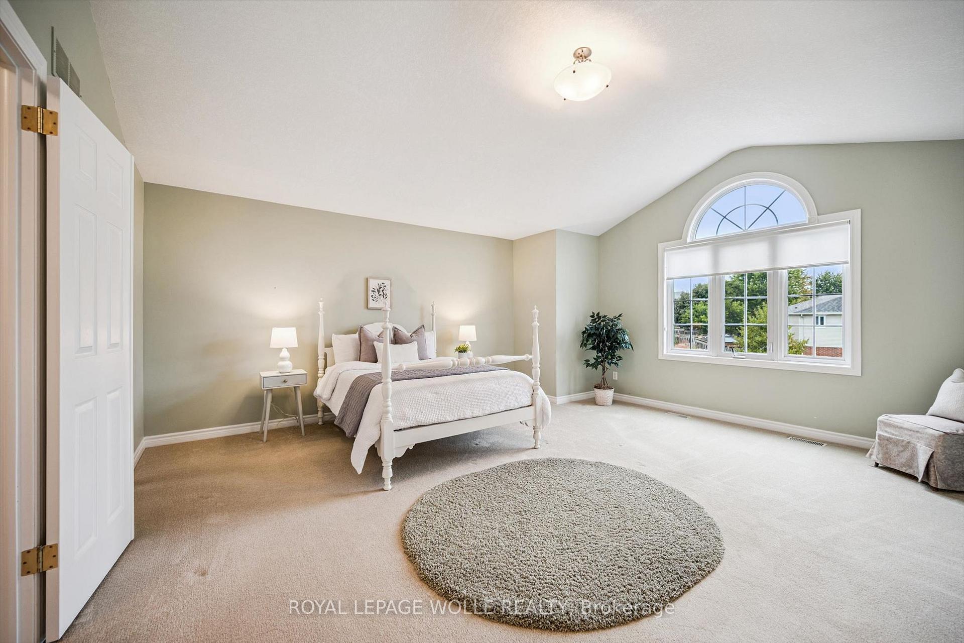 Photo 22 of 326 Tealby Crescent, Waterloo, Colonial Acres — HOMEH