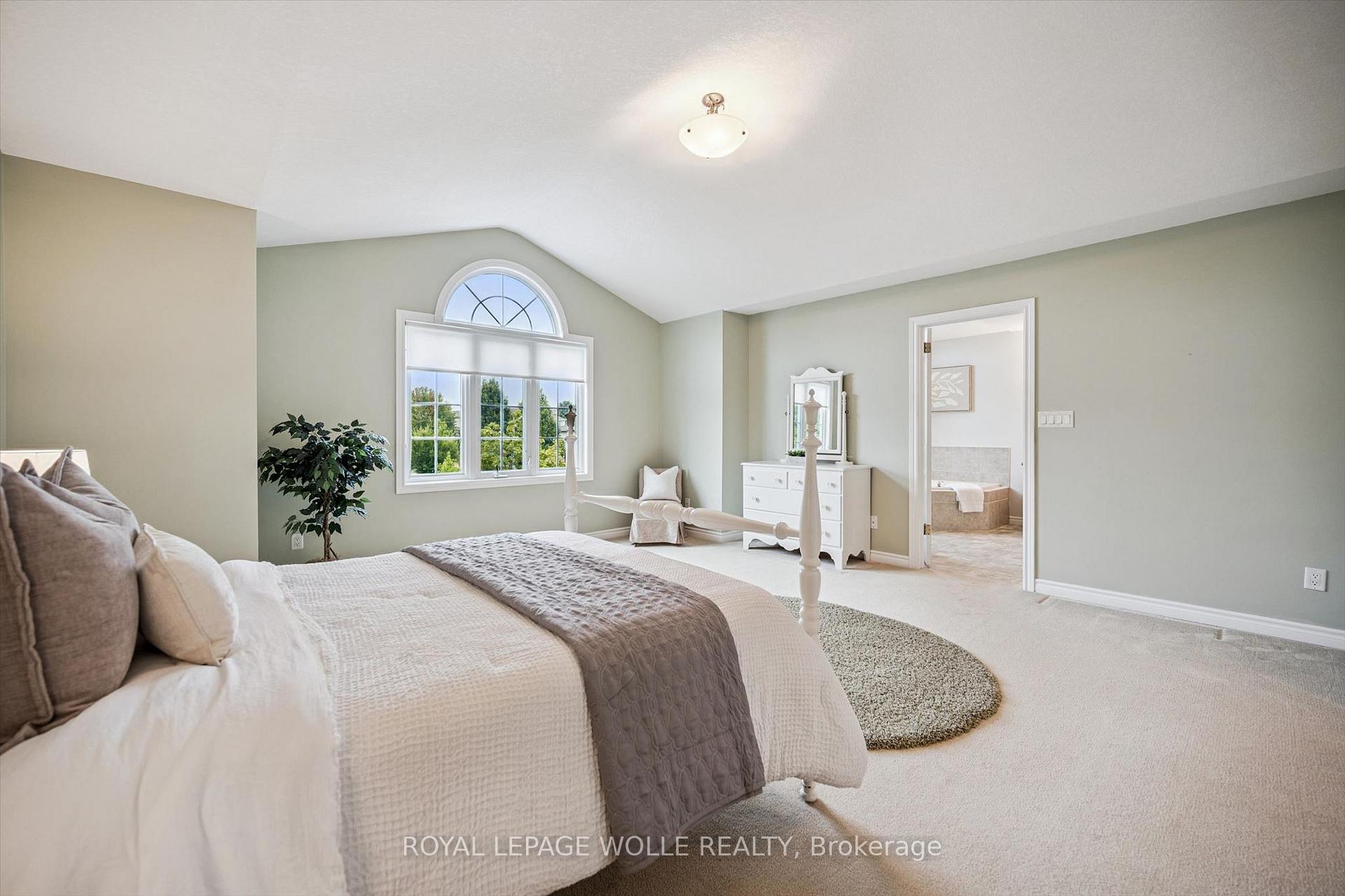 Photo 24 of 326 Tealby Crescent, Waterloo, Colonial Acres — HOMEH