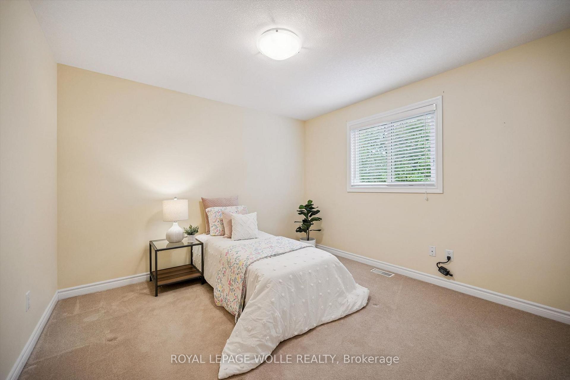 Photo 27 of 326 Tealby Crescent, Waterloo, Colonial Acres — HOMEH