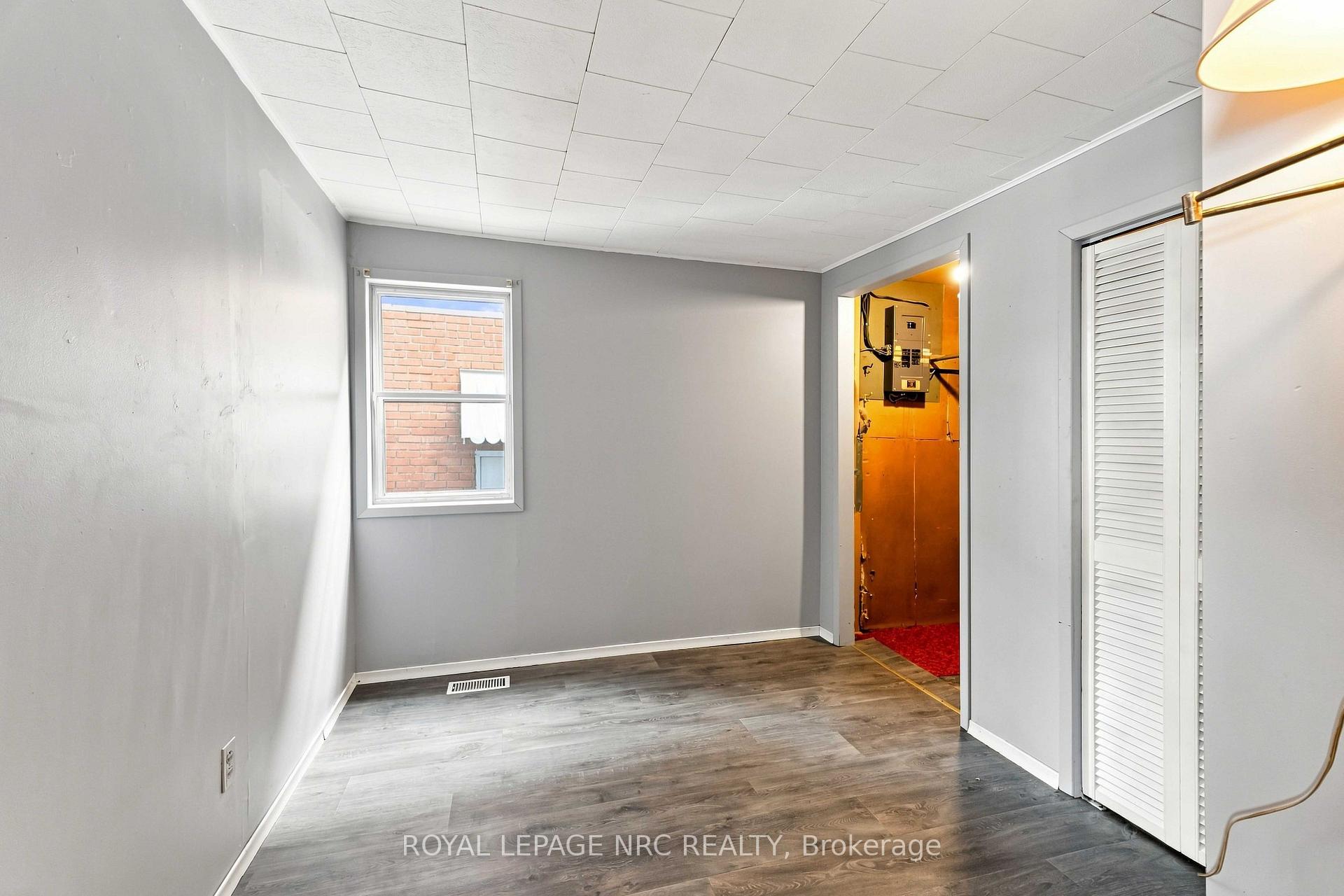 Photo 21 of 4610 Bridge Street, Niagara Falls, Downtown — HOMEH