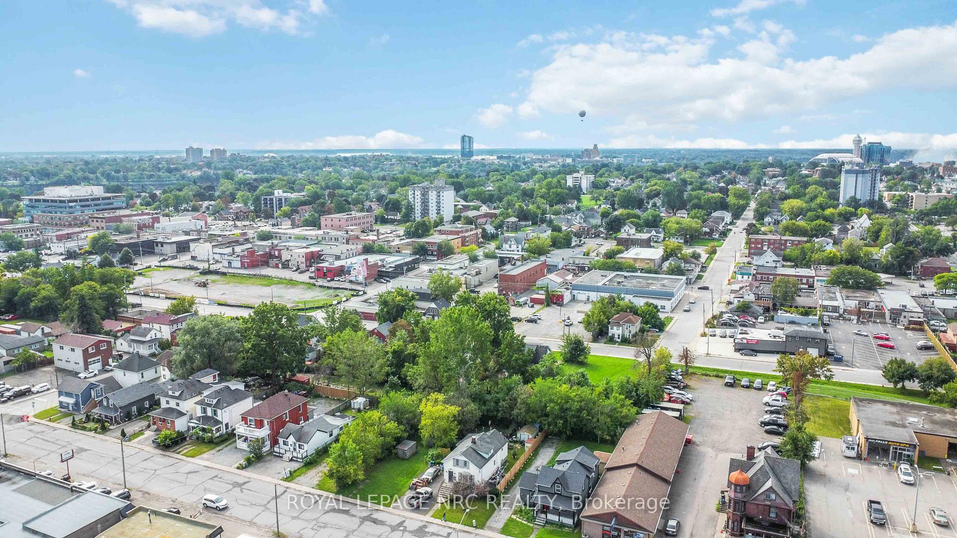 Photo 32 of 4610 Bridge Street, Niagara Falls, Downtown — HOMEH