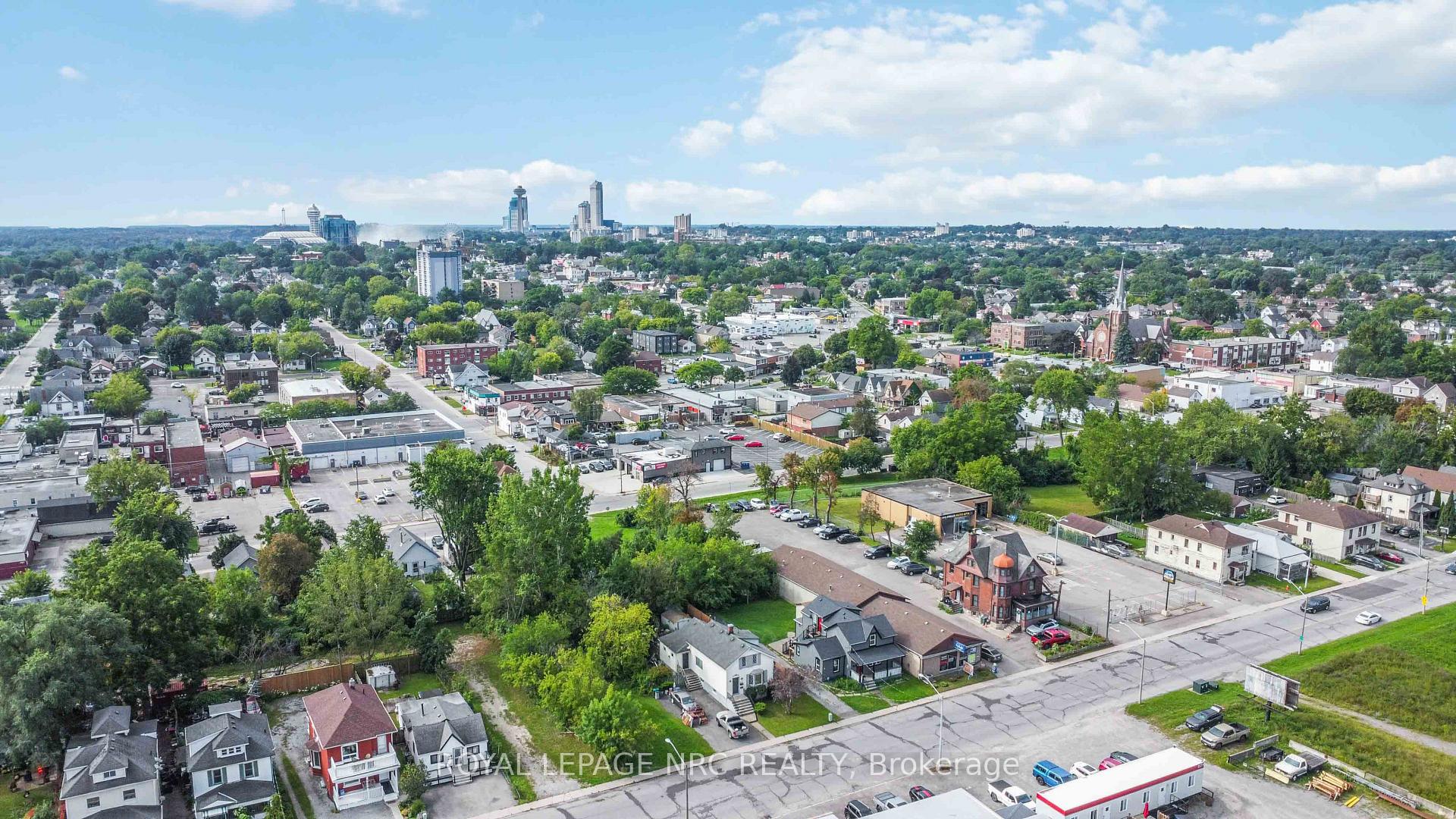 Photo 33 of 4610 Bridge Street, Niagara Falls, Downtown — HOMEH