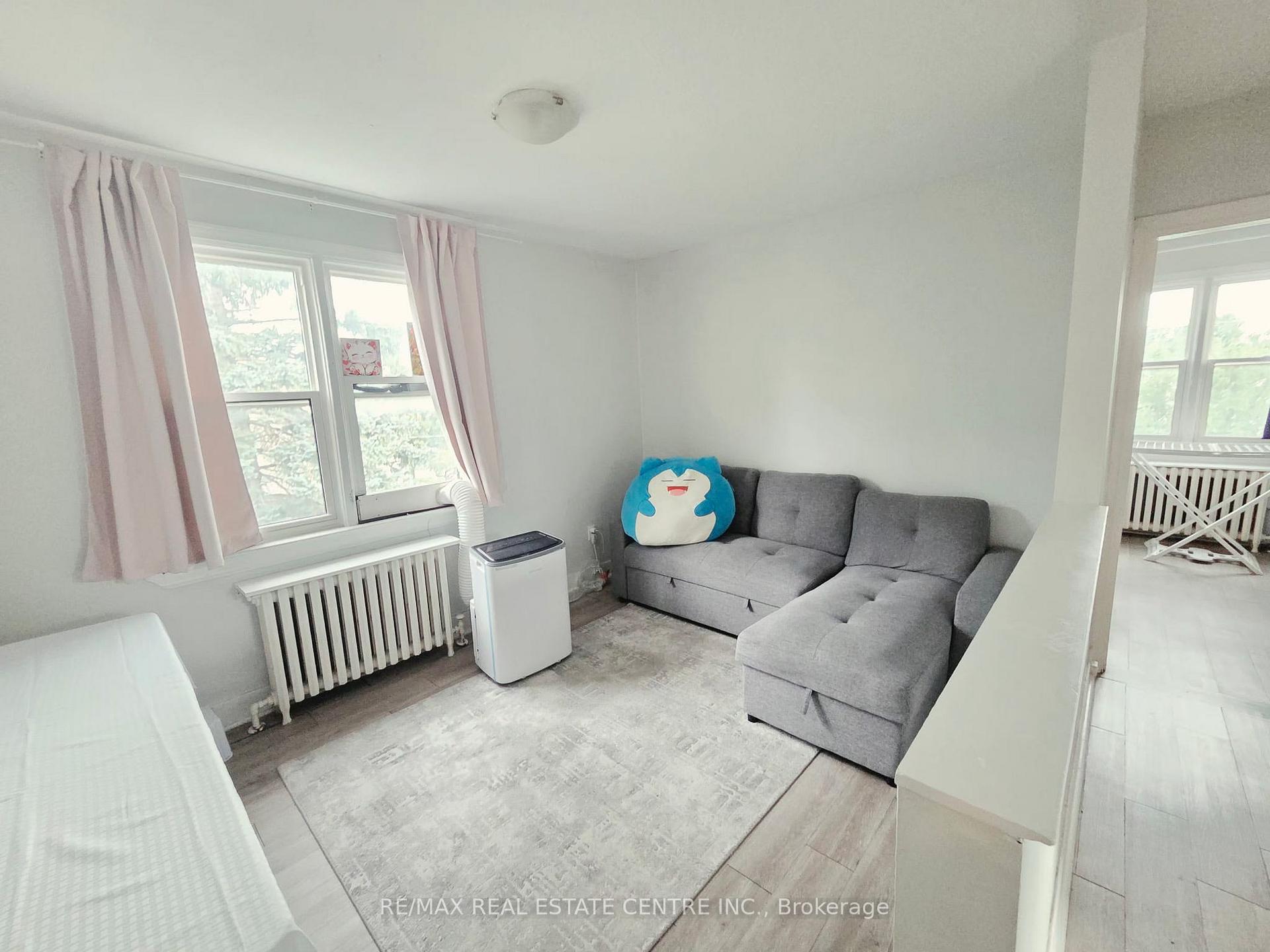 Photo 2 of Unit 2, 61 McCalla Drive, St. Catharines, Fairview — HOMEH