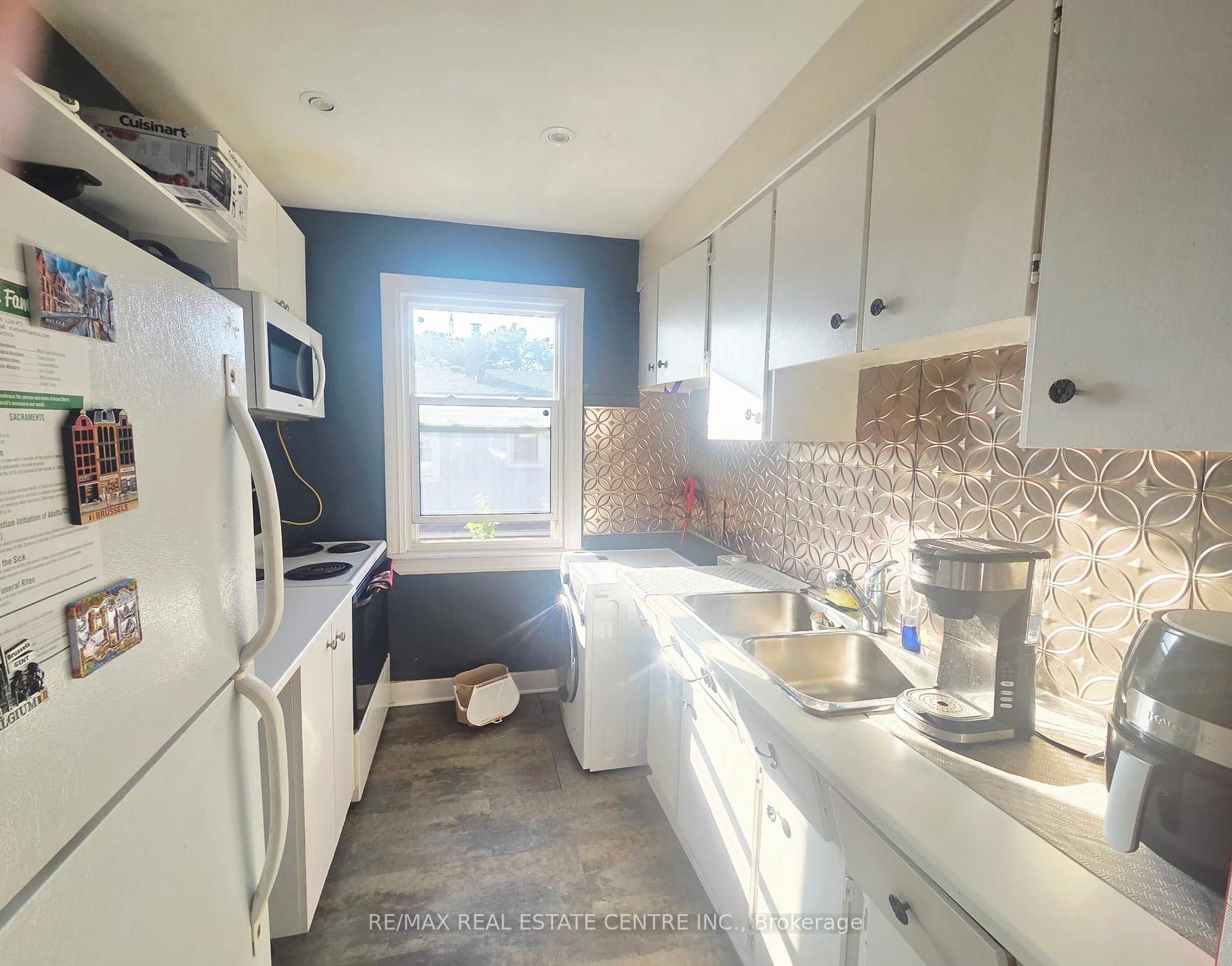 Photo 7 of Unit 2, 61 McCalla Drive, St. Catharines, Fairview — HOMEH