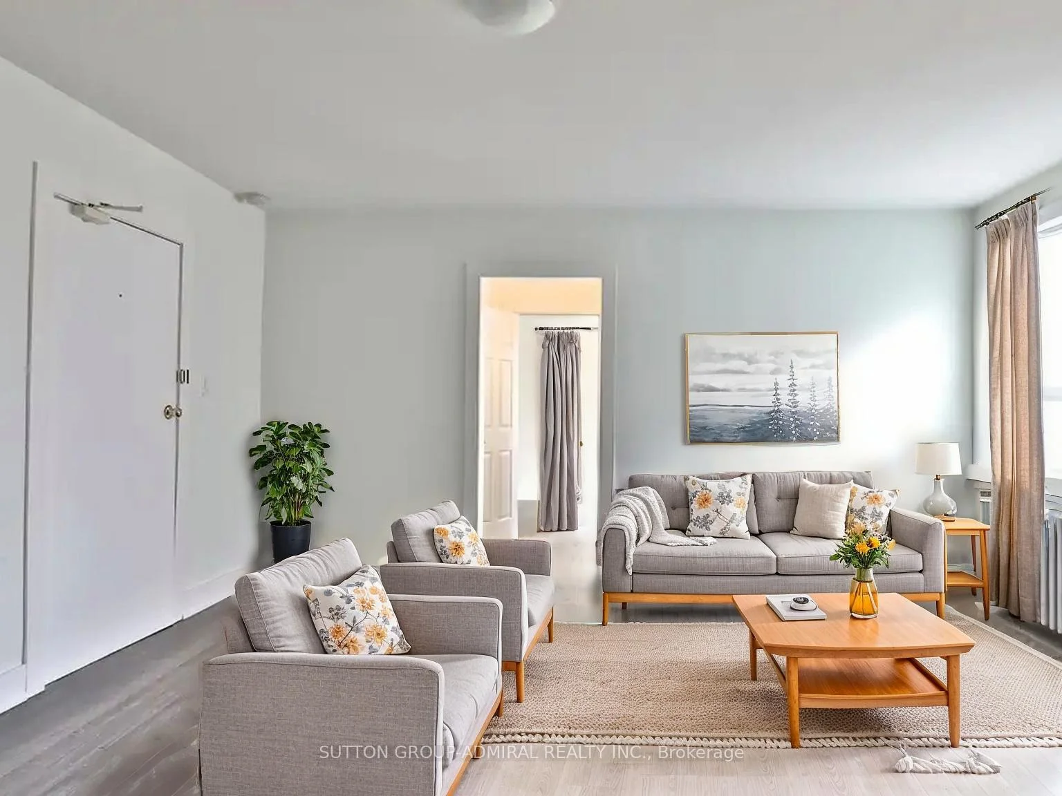 Photo 3 of Unit 34, 34 Heydon Park Road, Toronto, Little Portugal — HOMEH