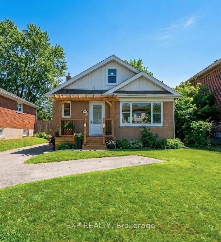 Photo of 780 Oxford Street