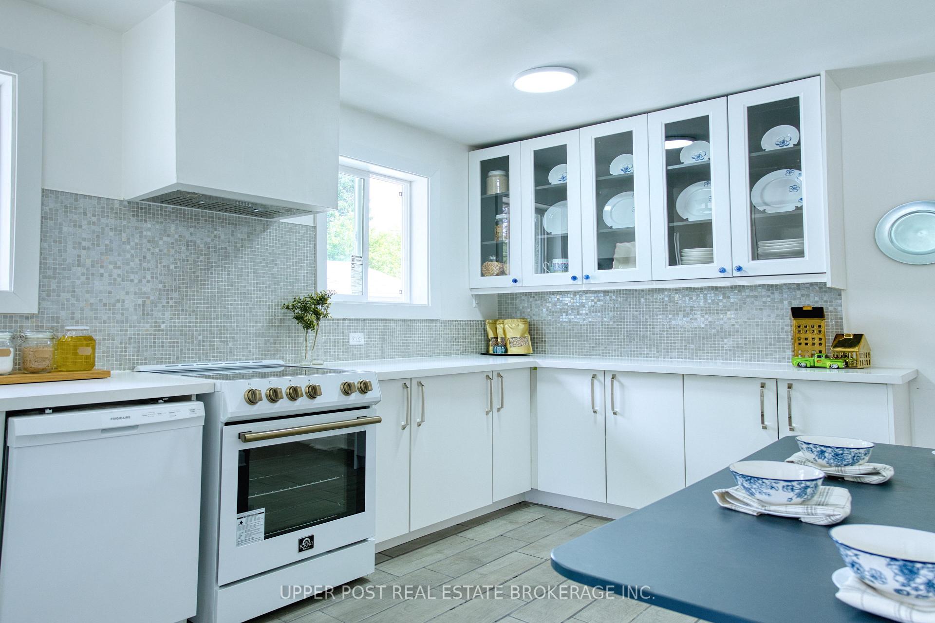 Photo 13 of 5 Longhope Place, North York, Don Valley Village — HOMEH