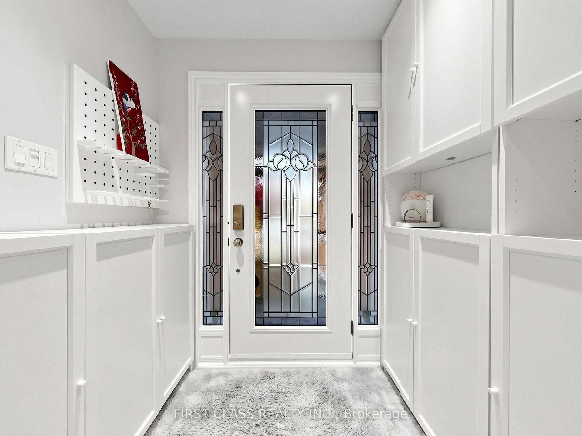 Photo 3 of 967 White Clover Way, Mississauga, East Credit — HOMEH