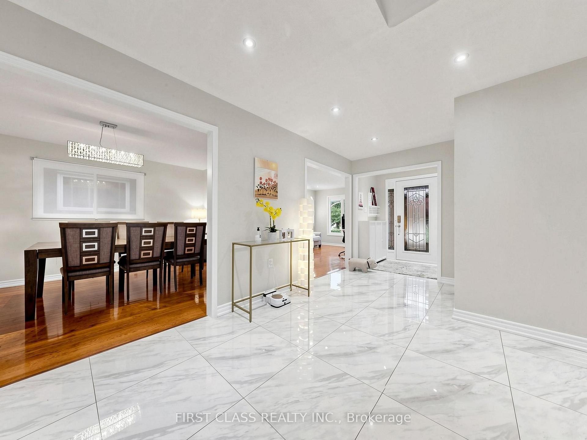 Photo 11 of 967 White Clover Way, Mississauga, East Credit — HOMEH