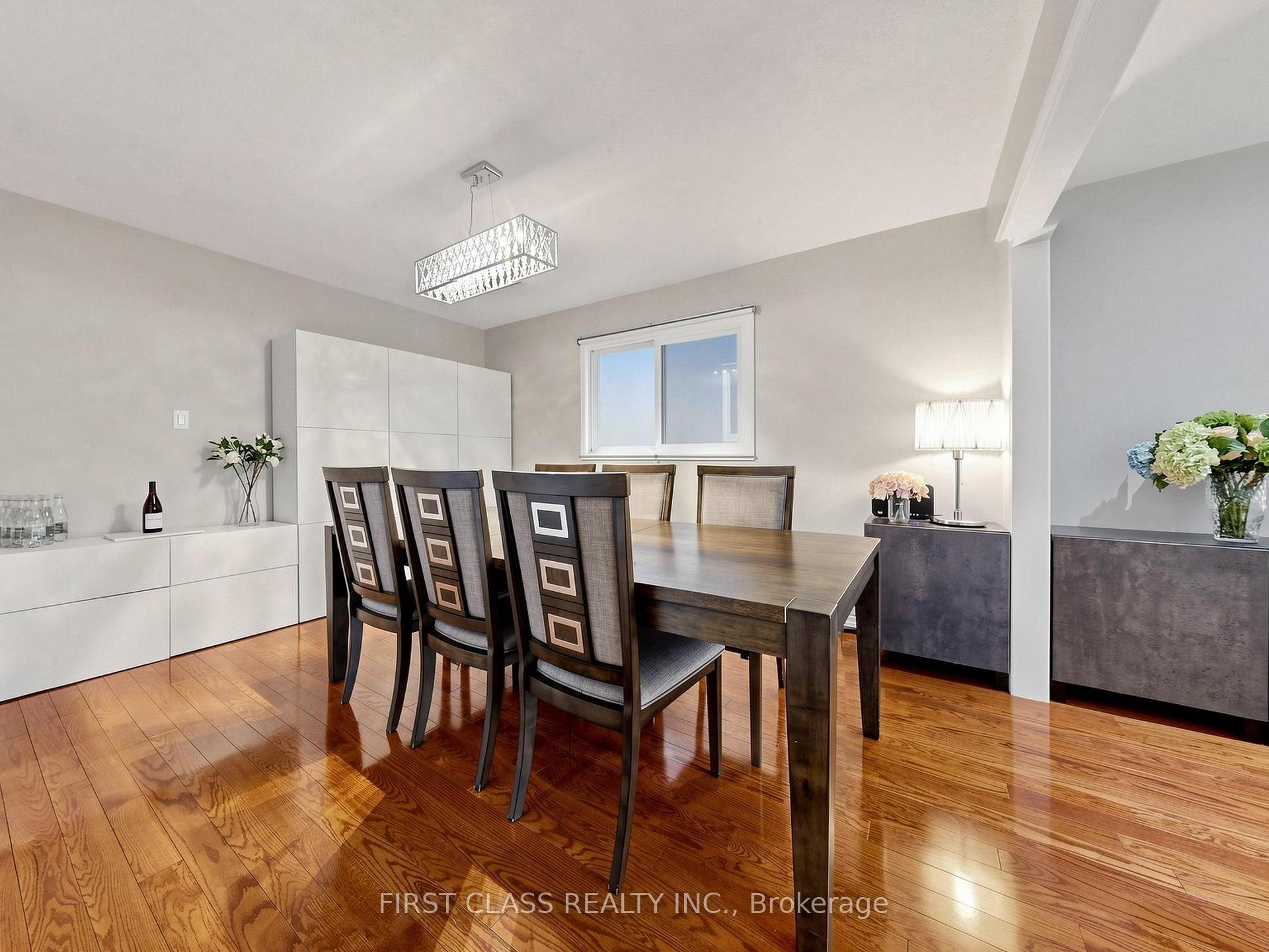 Photo 15 of 967 White Clover Way, Mississauga, East Credit — HOMEH