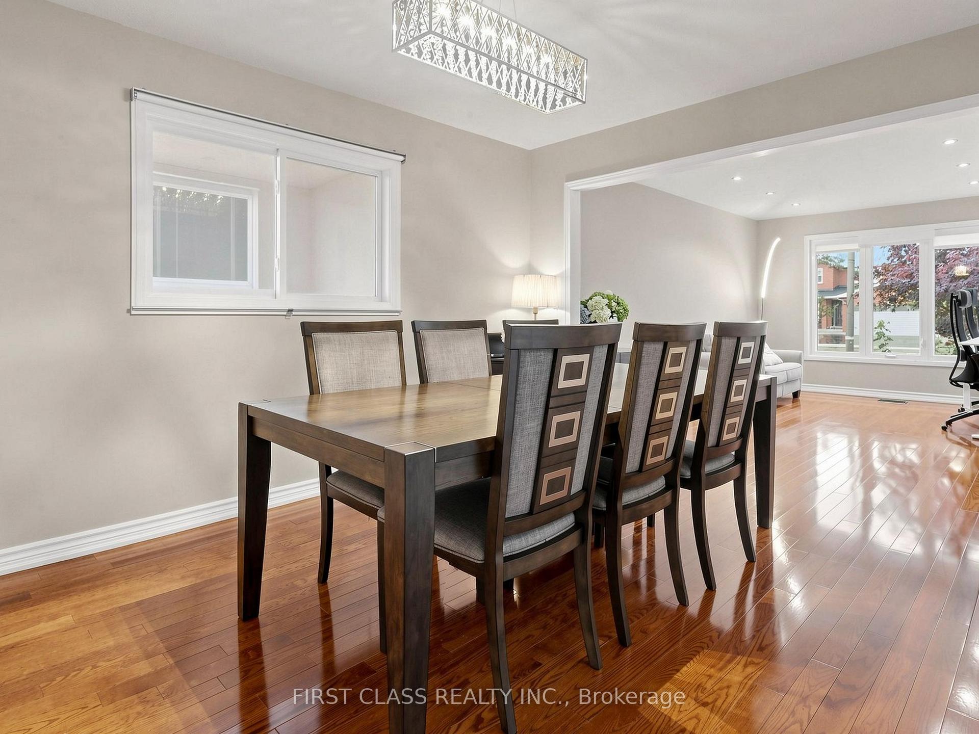 Photo 16 of 967 White Clover Way, Mississauga, East Credit — HOMEH