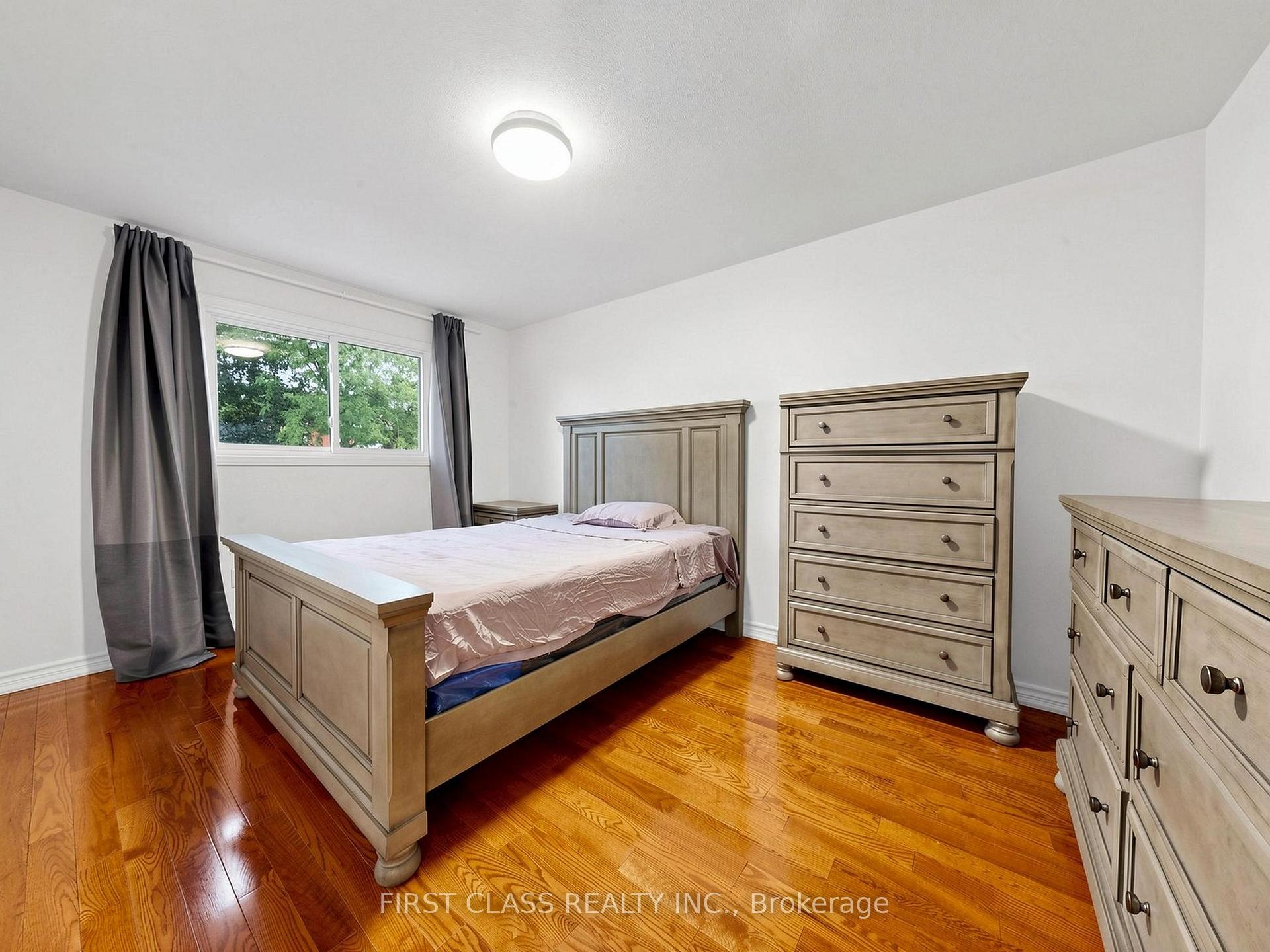 Photo 22 of 967 White Clover Way, Mississauga, East Credit — HOMEH