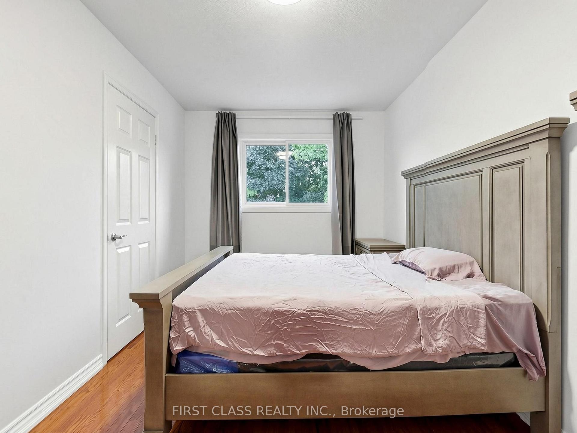 Photo 24 of 967 White Clover Way, Mississauga, East Credit — HOMEH
