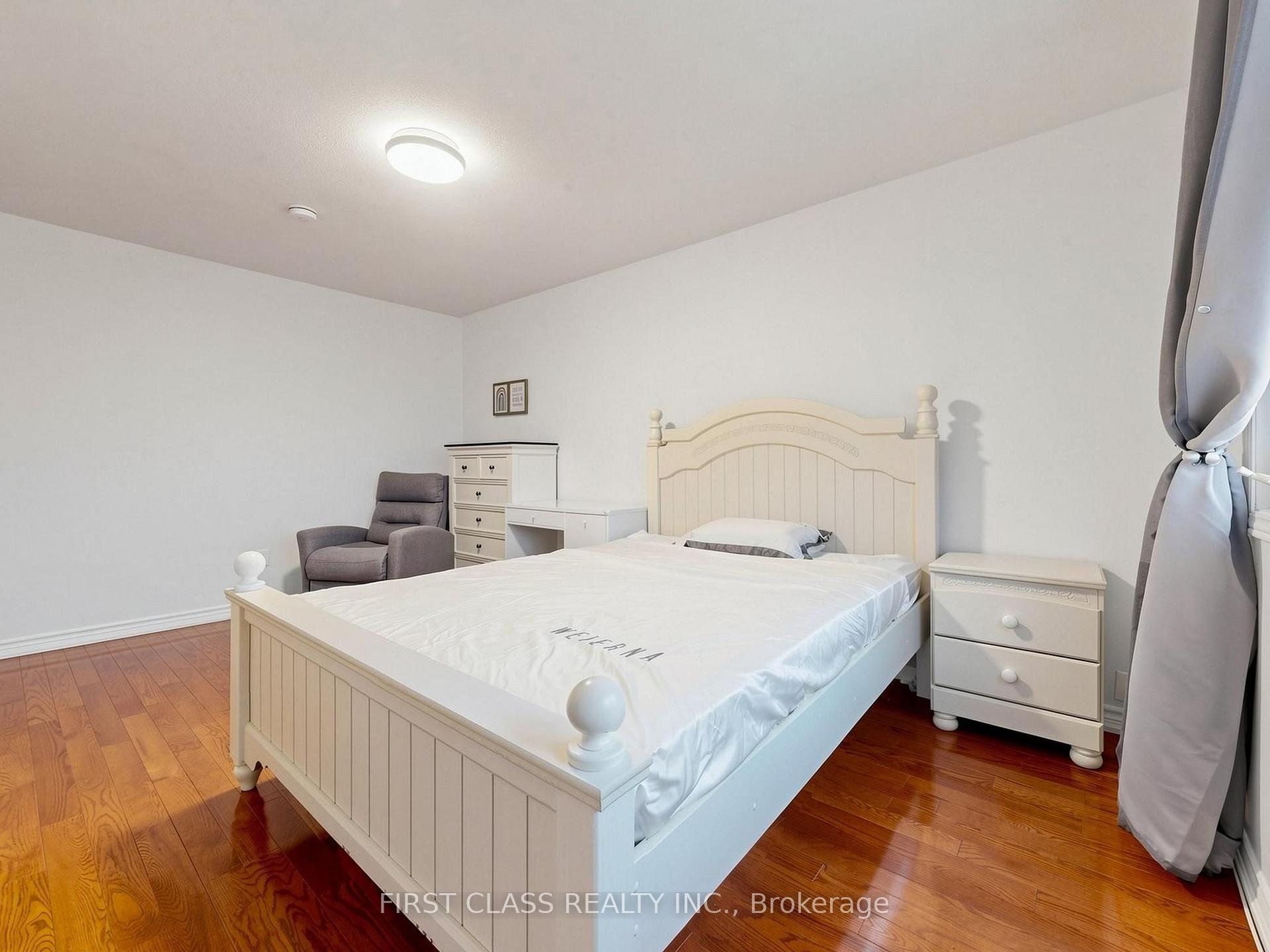 Photo 27 of 967 White Clover Way, Mississauga, East Credit — HOMEH
