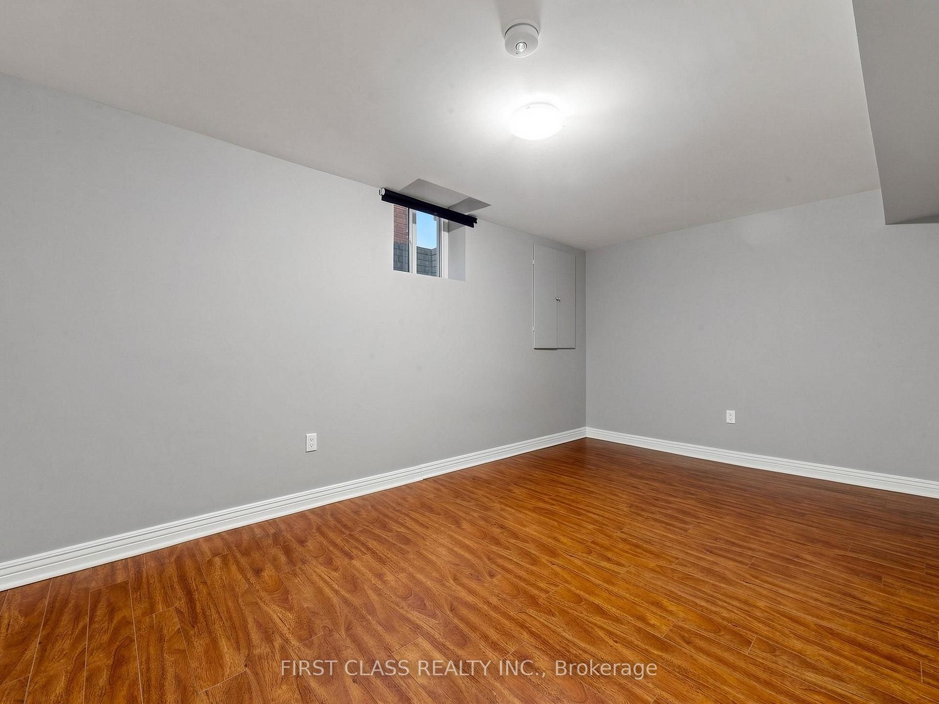 Photo 32 of 967 White Clover Way, Mississauga, East Credit — HOMEH