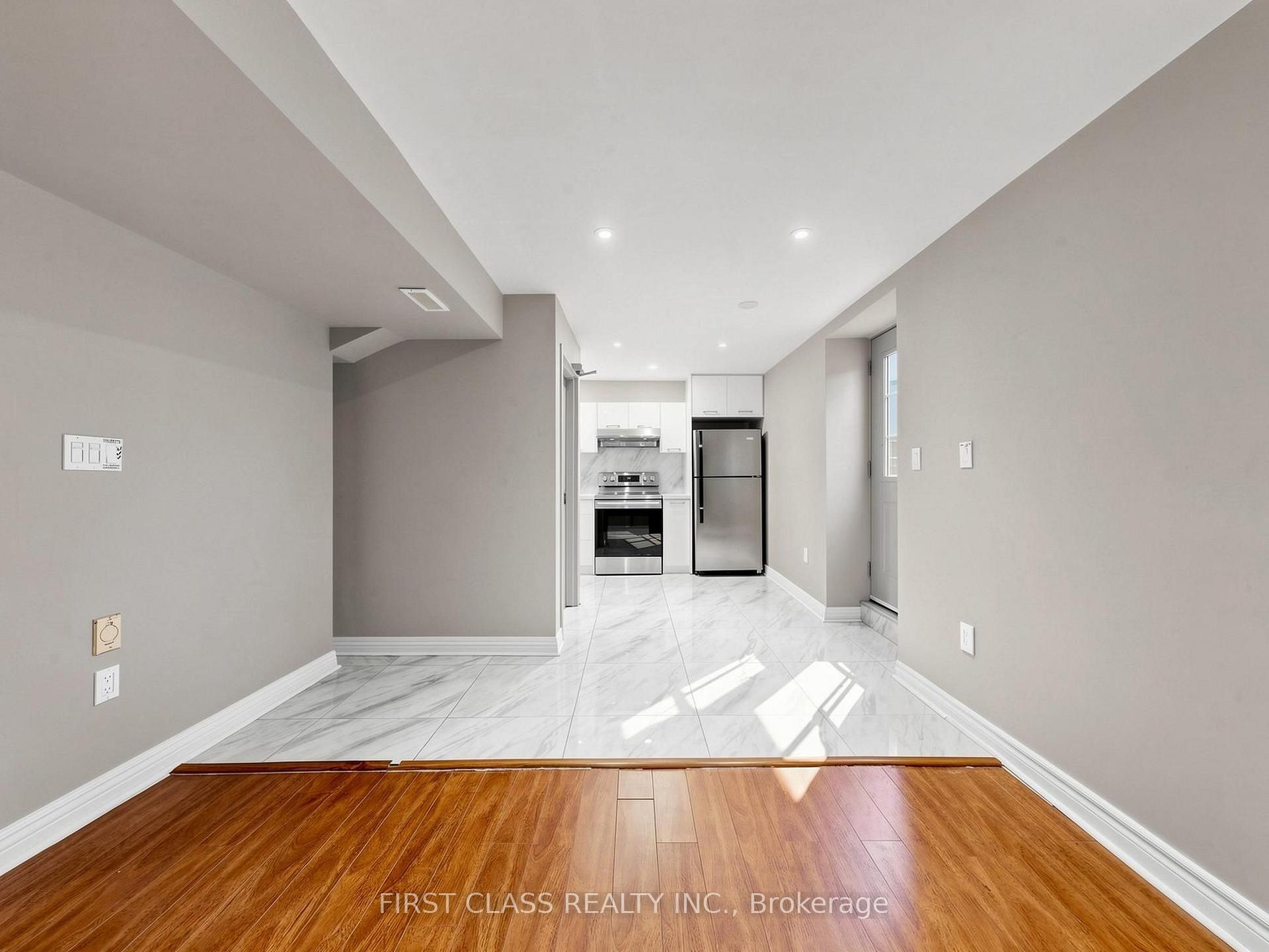 Photo 34 of 967 White Clover Way, Mississauga, East Credit — HOMEH