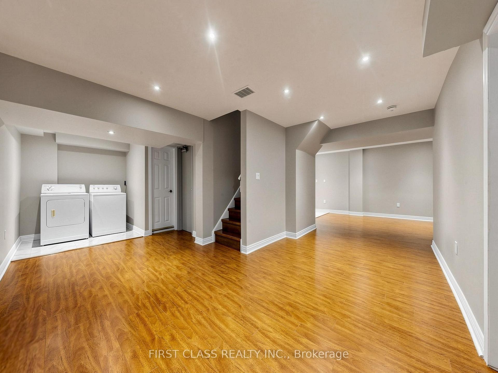 Photo 36 of 967 White Clover Way, Mississauga, East Credit — HOMEH