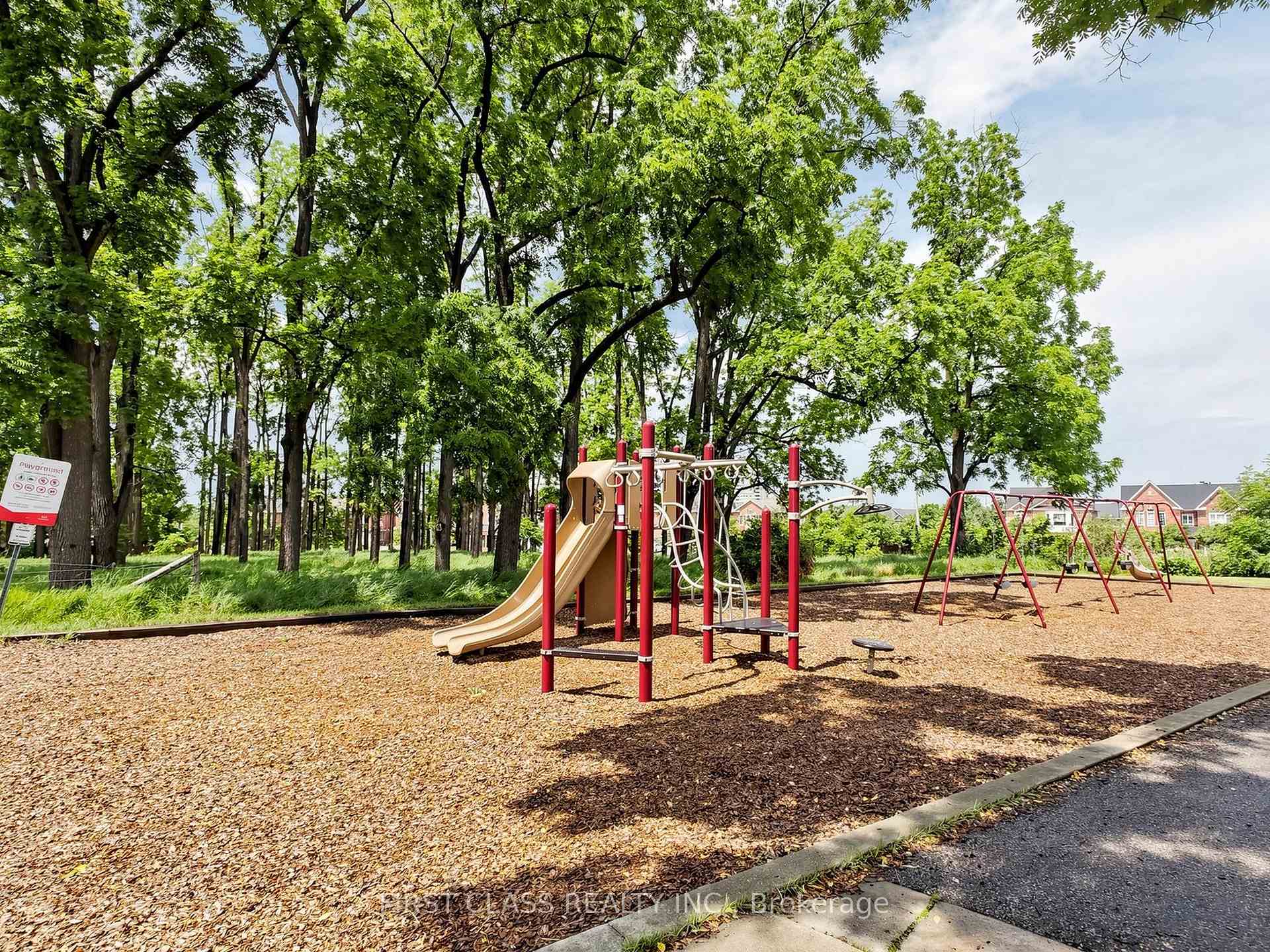 Photo 47 of 967 White Clover Way, Mississauga, East Credit — HOMEH