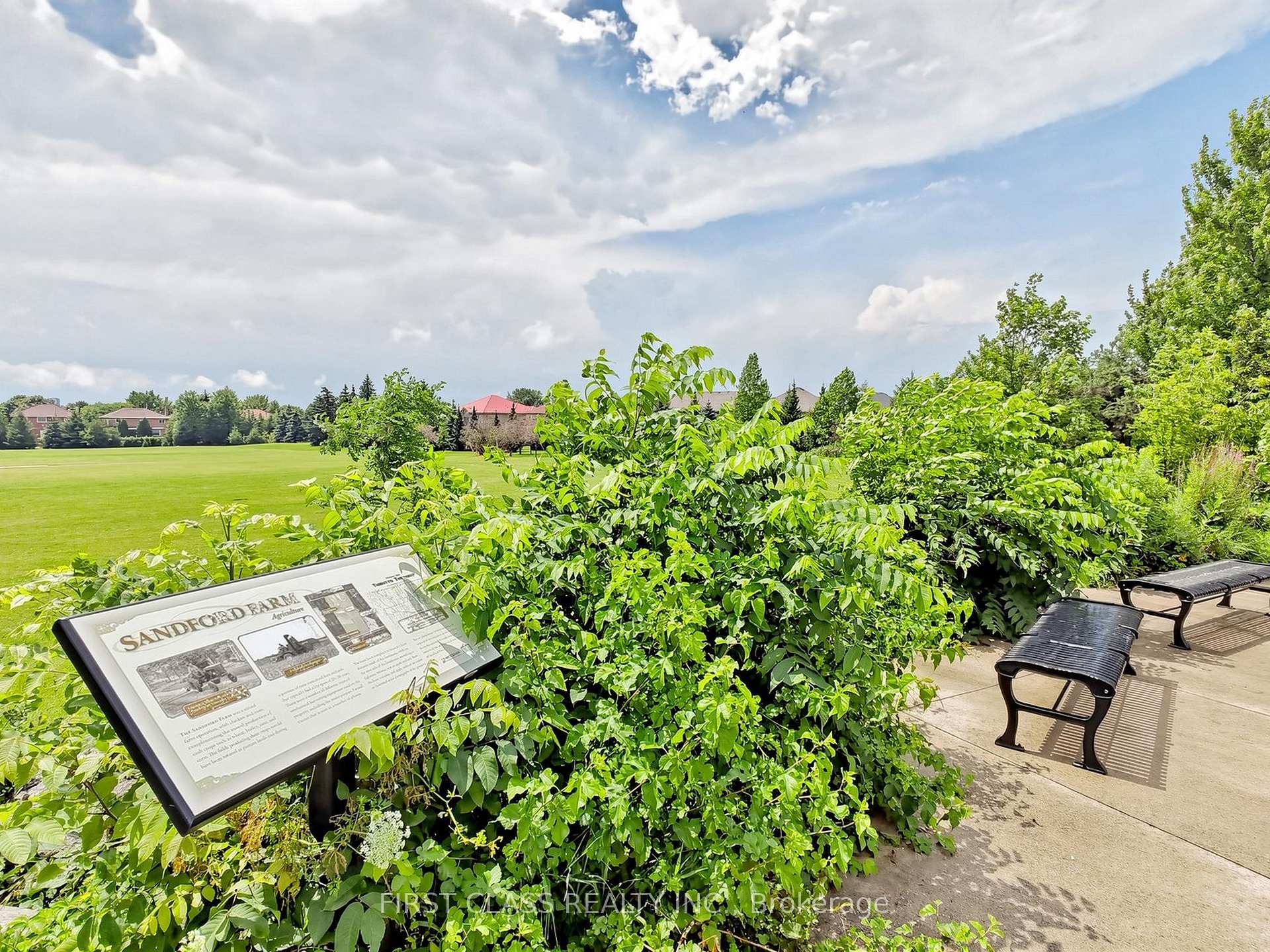 Photo 48 of 967 White Clover Way, Mississauga, East Credit — HOMEH