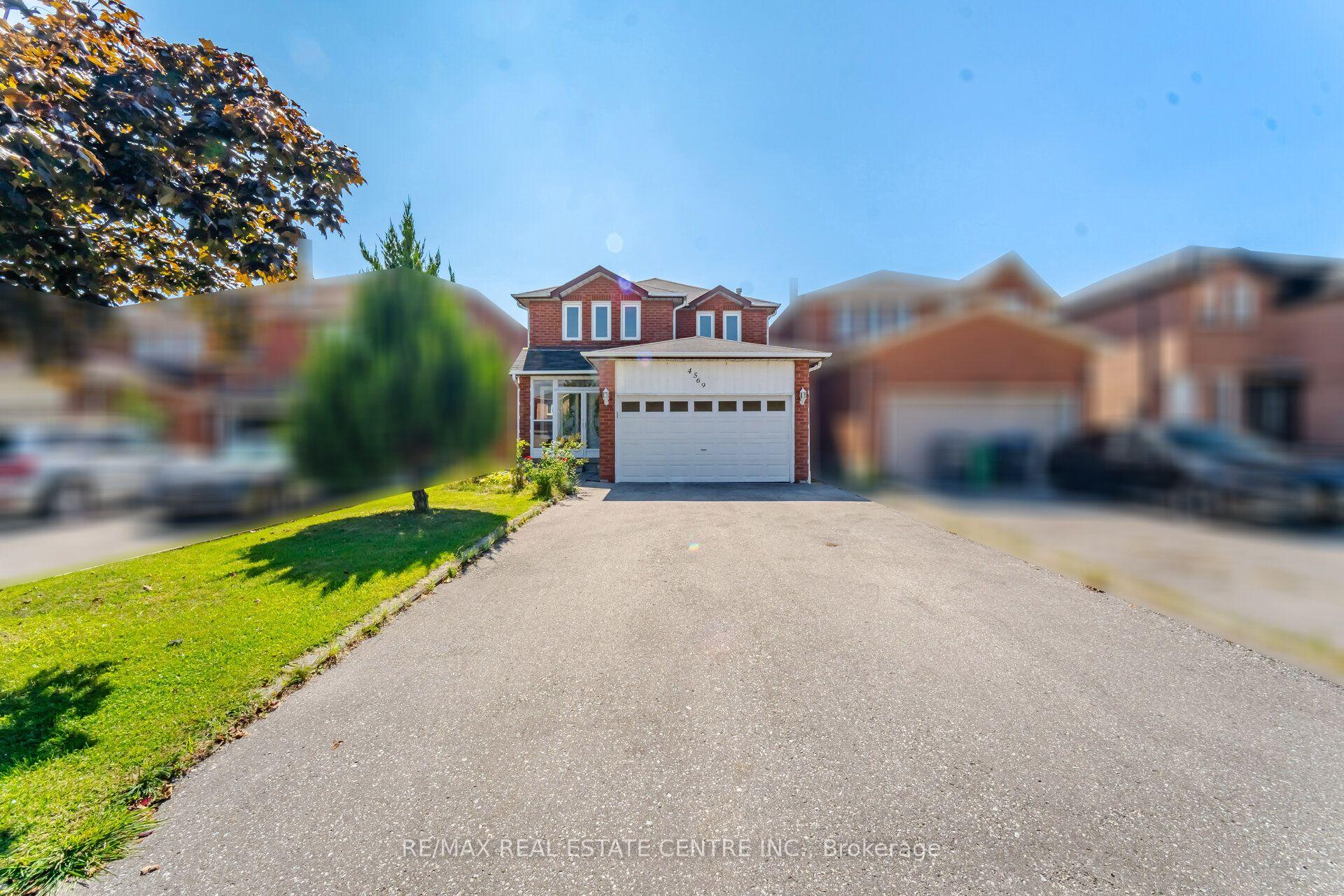 Photo 3 of 4569 Pemmican Trail, Mississauga, Hurontario — HOMEH
