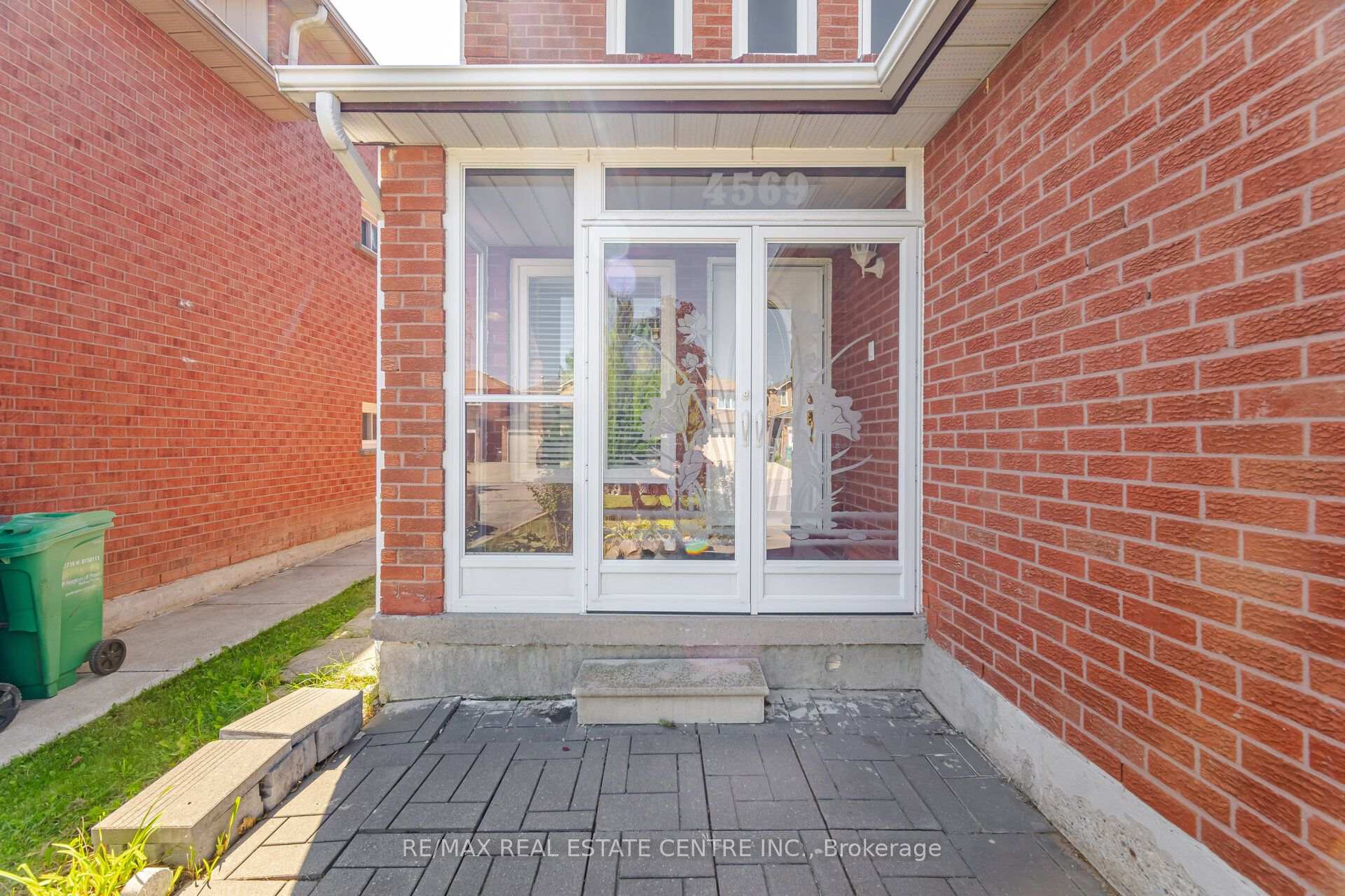 Photo 4 of 4569 Pemmican Trail, Mississauga, Hurontario — HOMEH