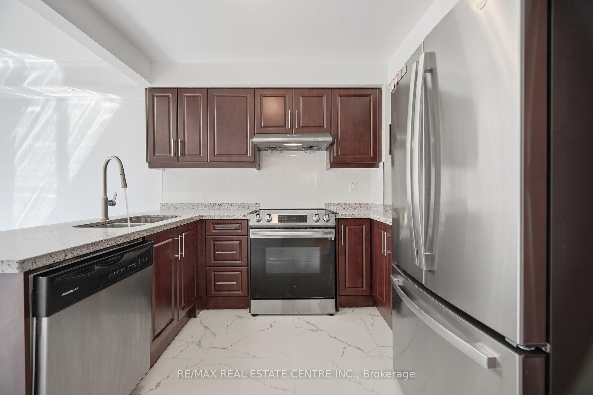 Photo 12 of 4569 Pemmican Trail, Mississauga, Hurontario — HOMEH