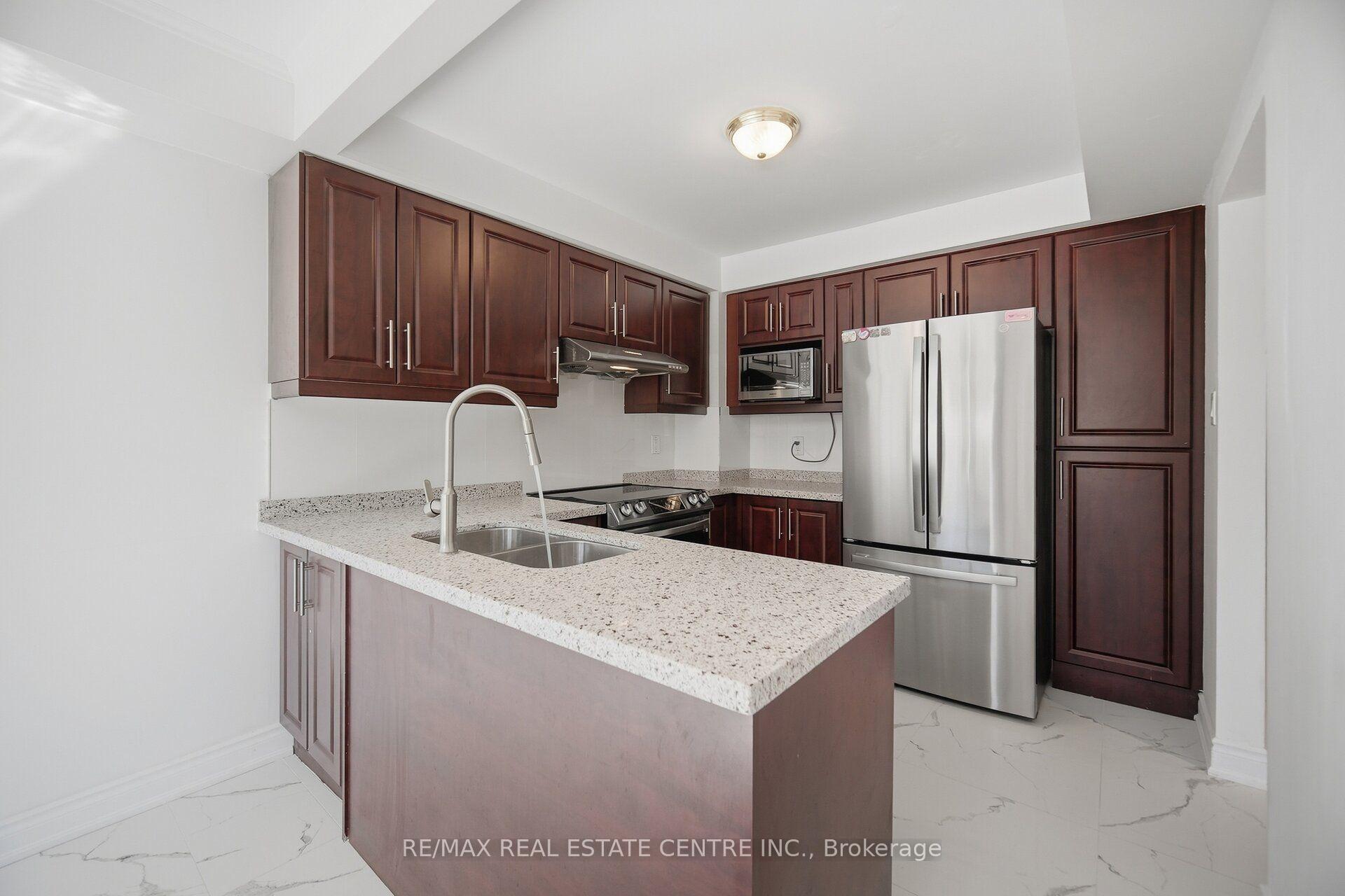 Photo 14 of 4569 Pemmican Trail, Mississauga, Hurontario — HOMEH