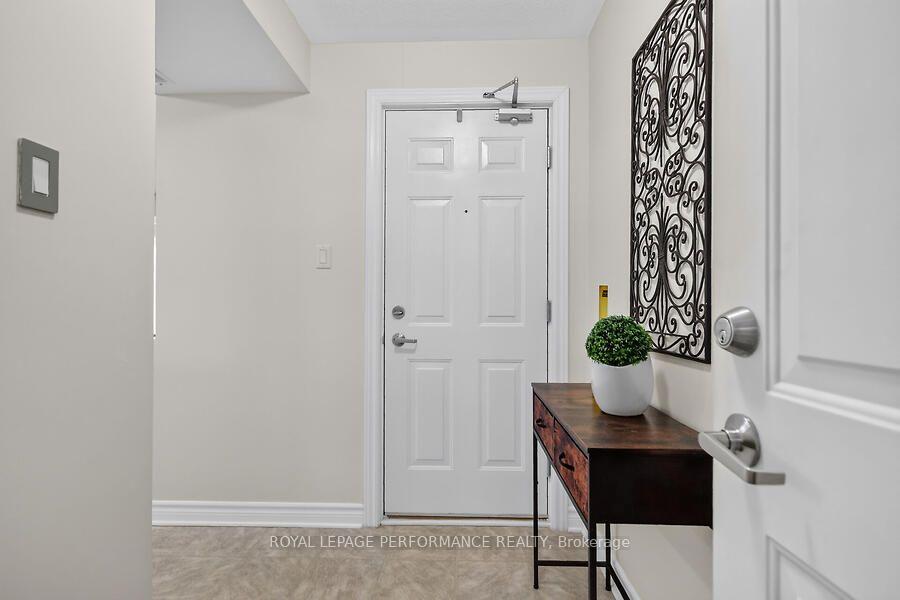 Photo 2 of Unit 5, 510 Stonefield Private, Ottawa, Barrhaven East — HOMEH