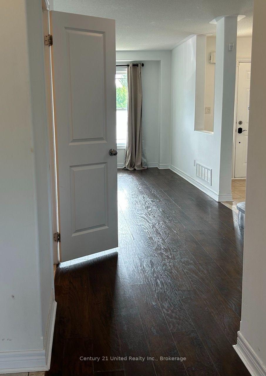 Photo 5 of 132 Bowen Drive, Peterborough, Northcrest Ward 5 — HOMEH