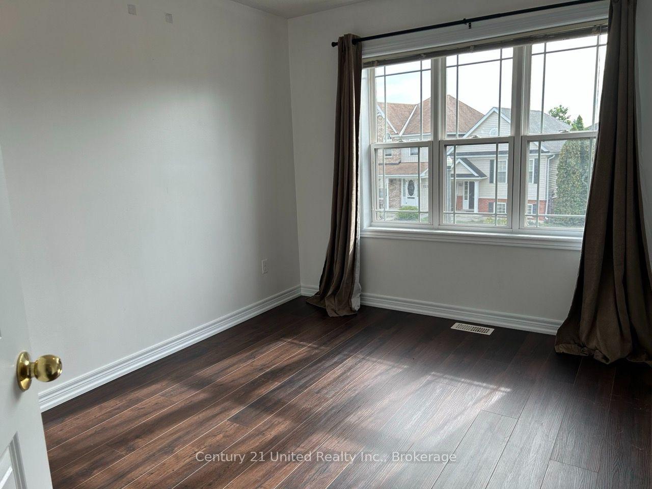 Photo 25 of 132 Bowen Drive, Peterborough, Northcrest Ward 5 — HOMEH