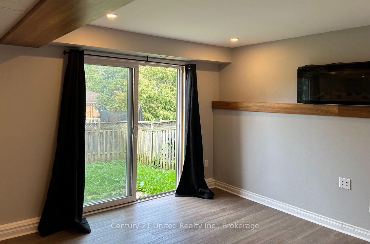 Photo 37 of 132 Bowen Drive, Peterborough, Northcrest Ward 5 — HOMEH