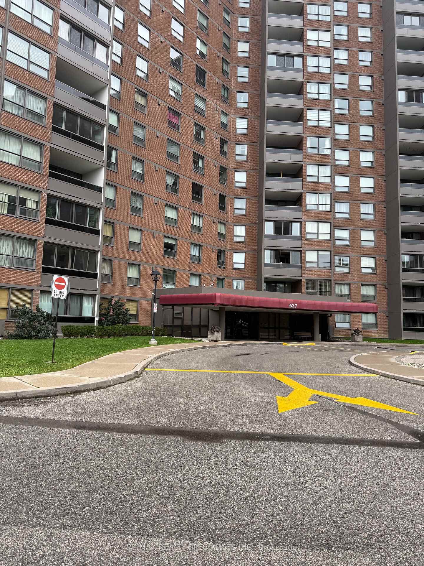 Front of Unit 101, 627 The West Mall