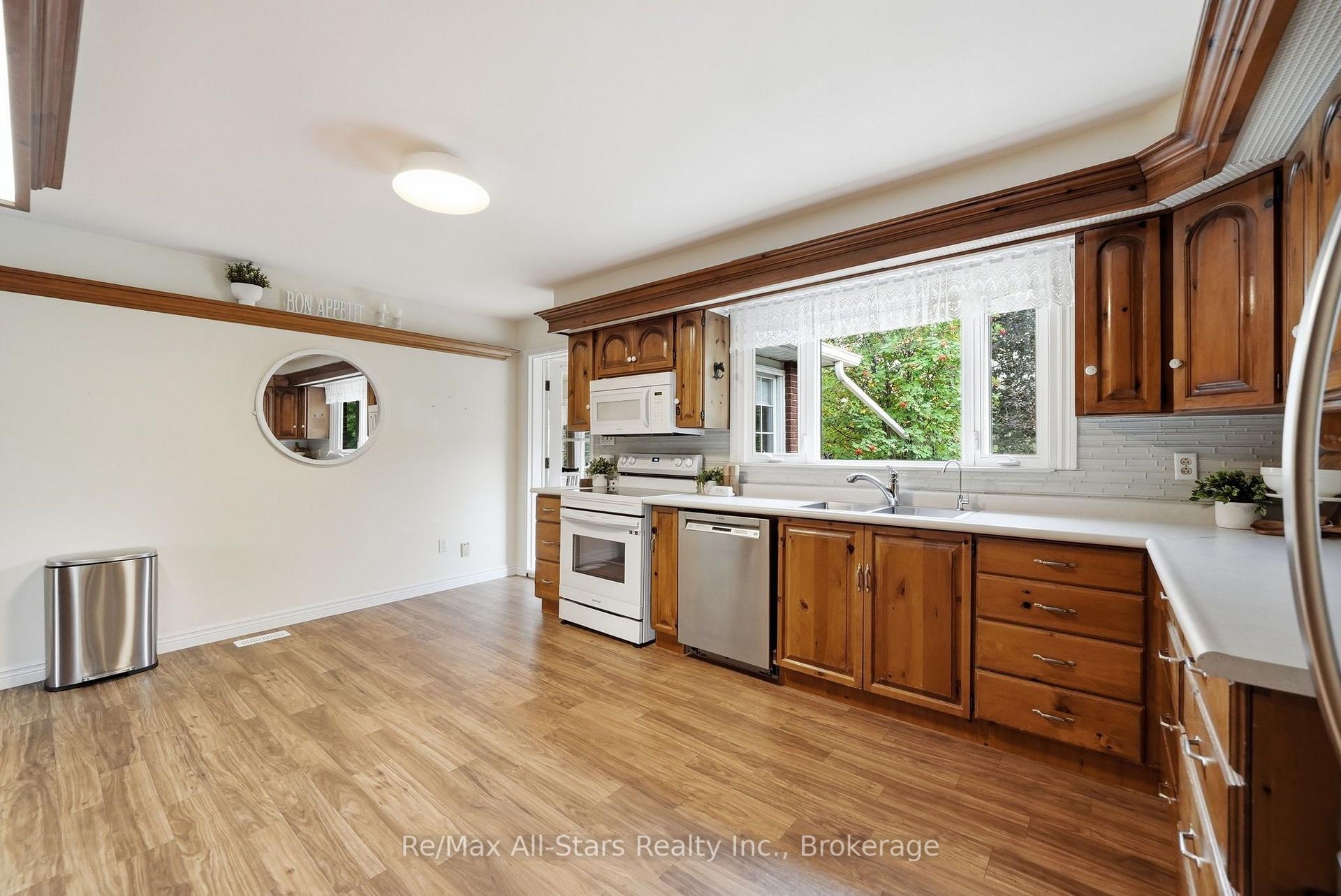 Photo 17 of 226 Regional 8 Road, Uxbridge, Rural Uxbridge — HOMEH
