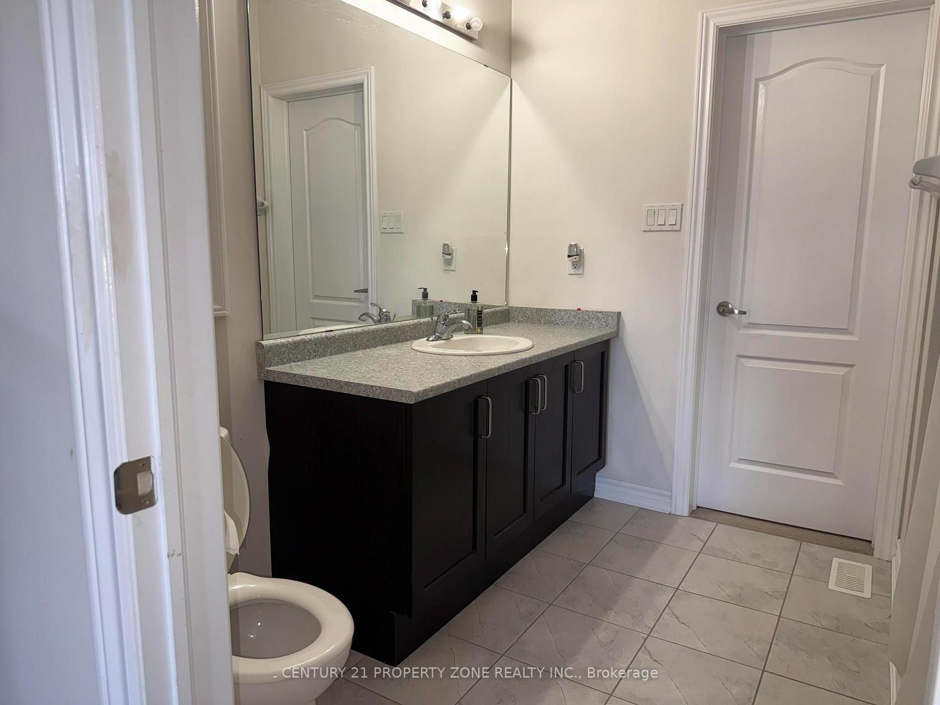 Photo 39 of 123 Upper Canada Court, Halton Hills, Georgetown — HOMEH