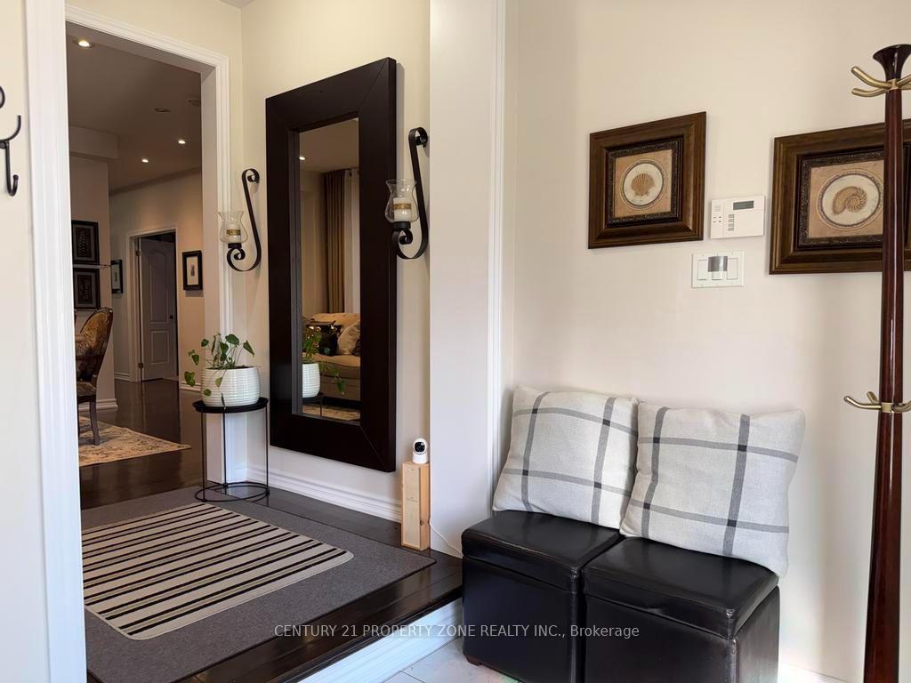 Photo 8 of 123 Upper Canada Court, Halton Hills, Georgetown — HOMEH