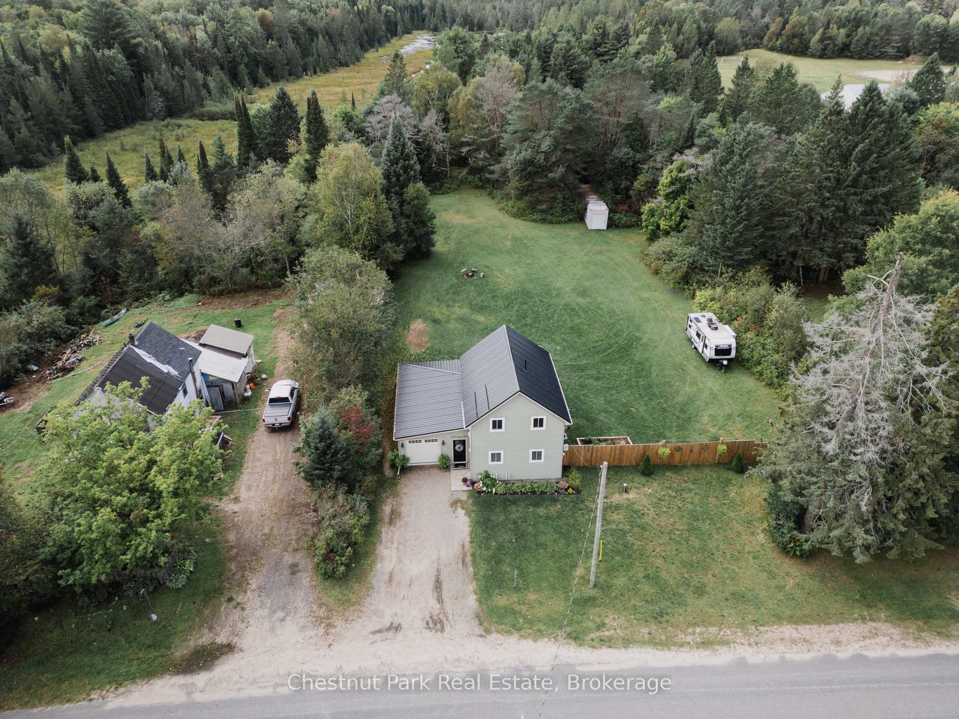 Photo 2 of 2200 Stisted Road S, McMurrich/Monteith, Sprucedale — HOMEH