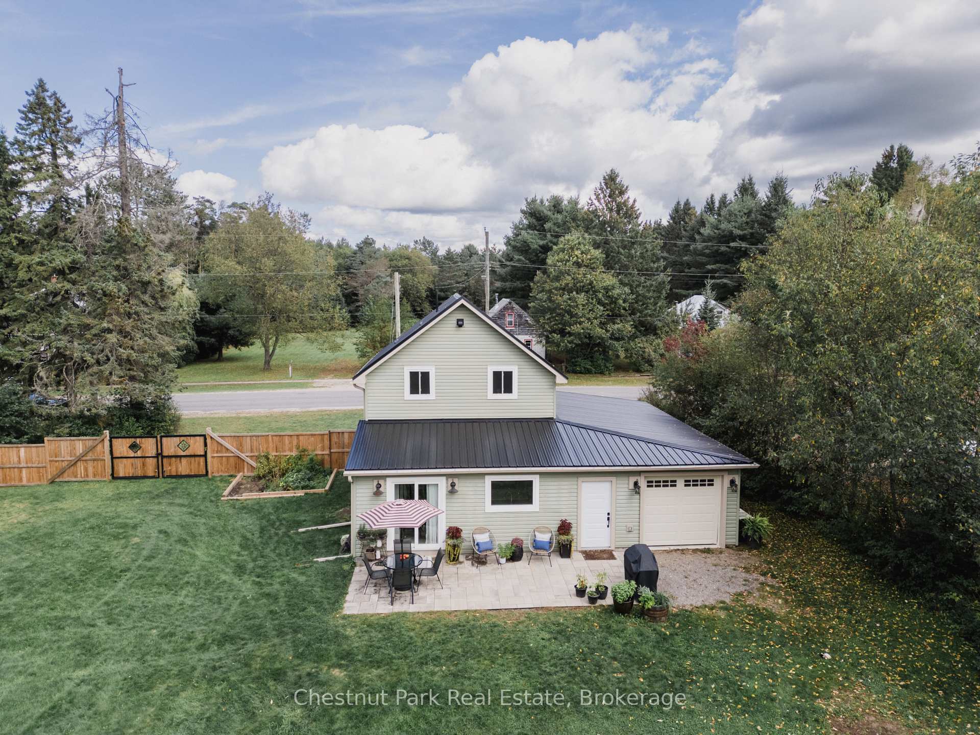 Photo 4 of 2200 Stisted Road S, McMurrich/Monteith, Sprucedale — HOMEH
