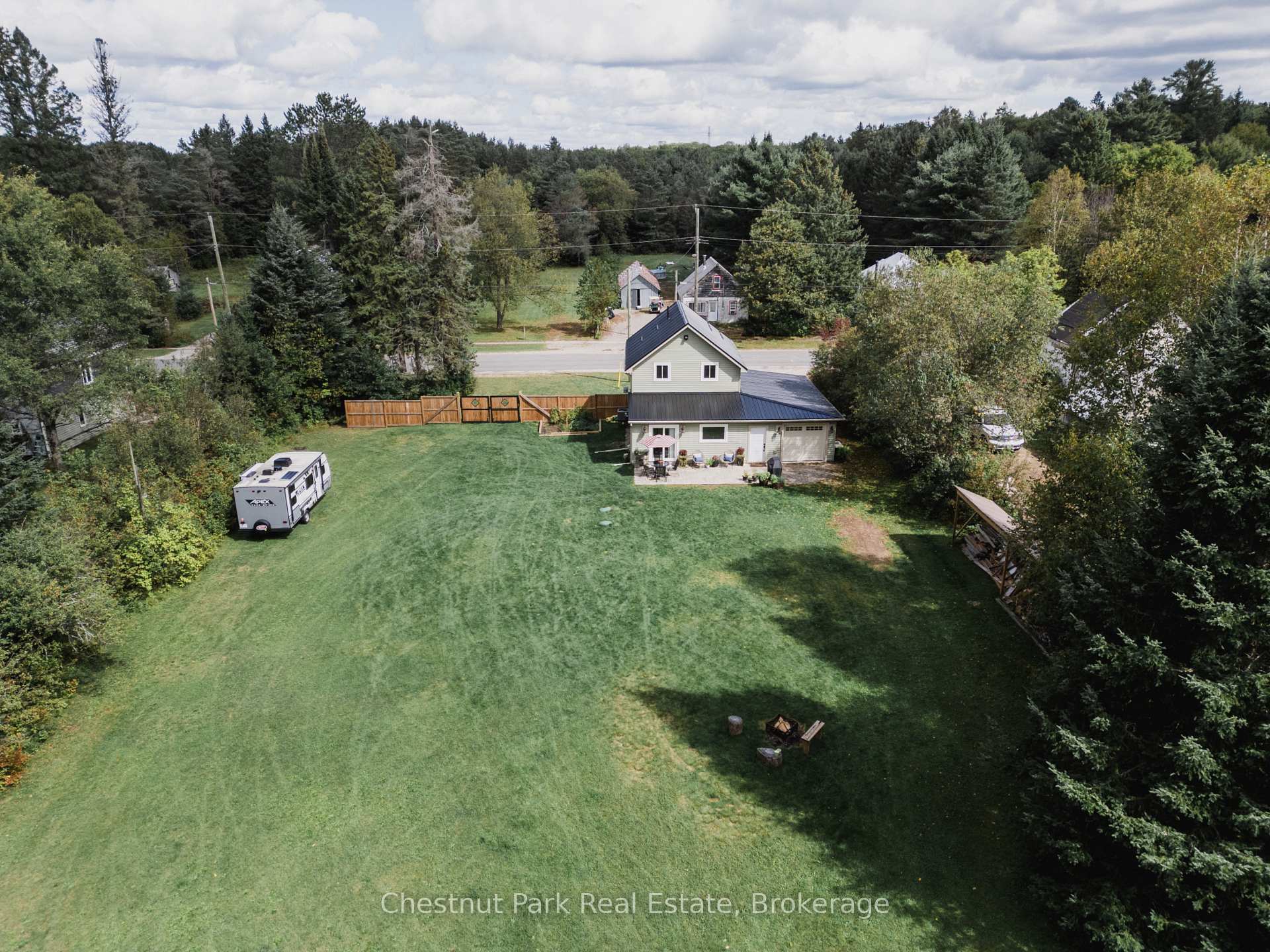 Photo 6 of 2200 Stisted Road S, McMurrich/Monteith, Sprucedale — HOMEH