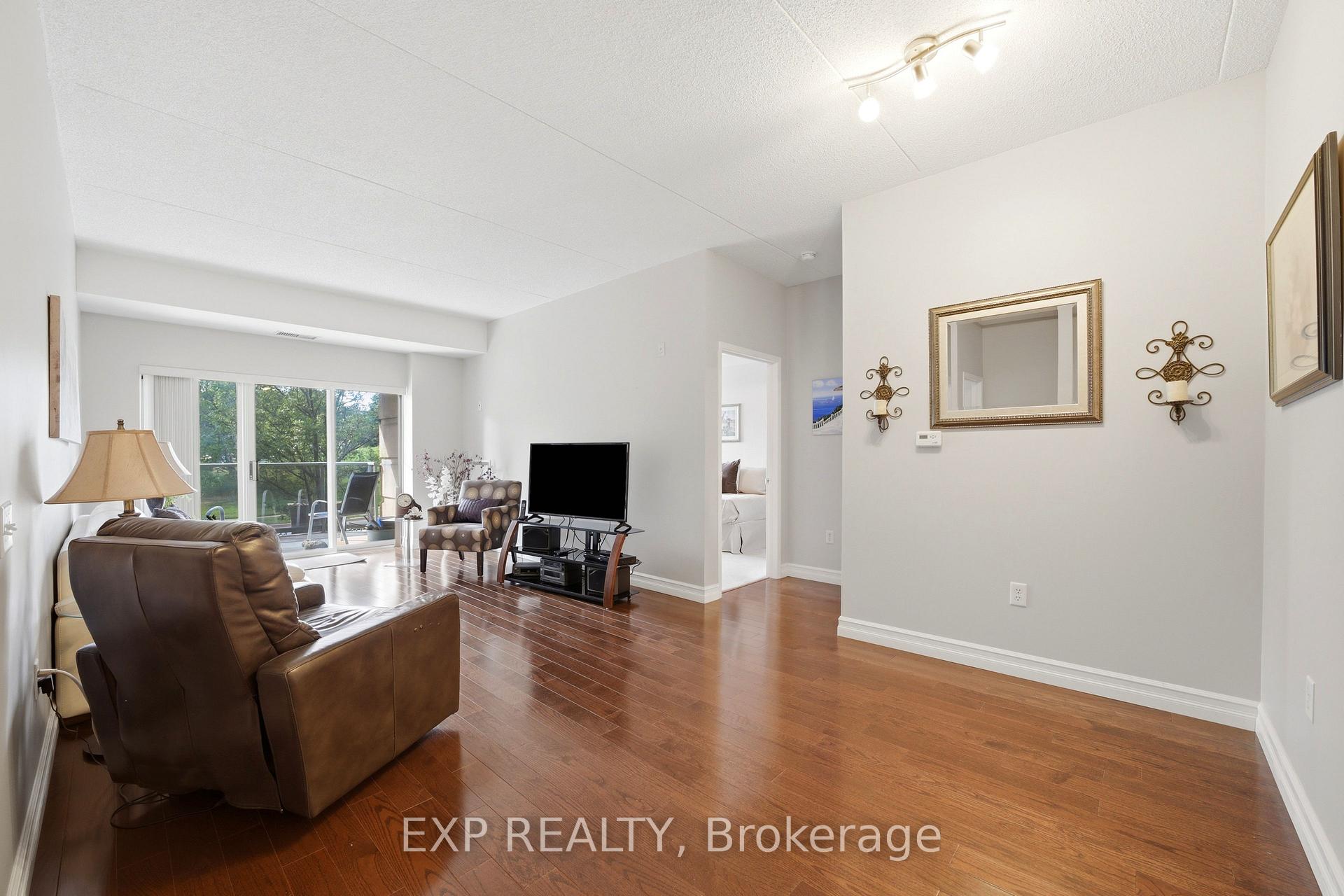 Photo 7 of Unit 206, 2085 Amherst Heights Drive, Burlington, Brant Hills — HOMEH