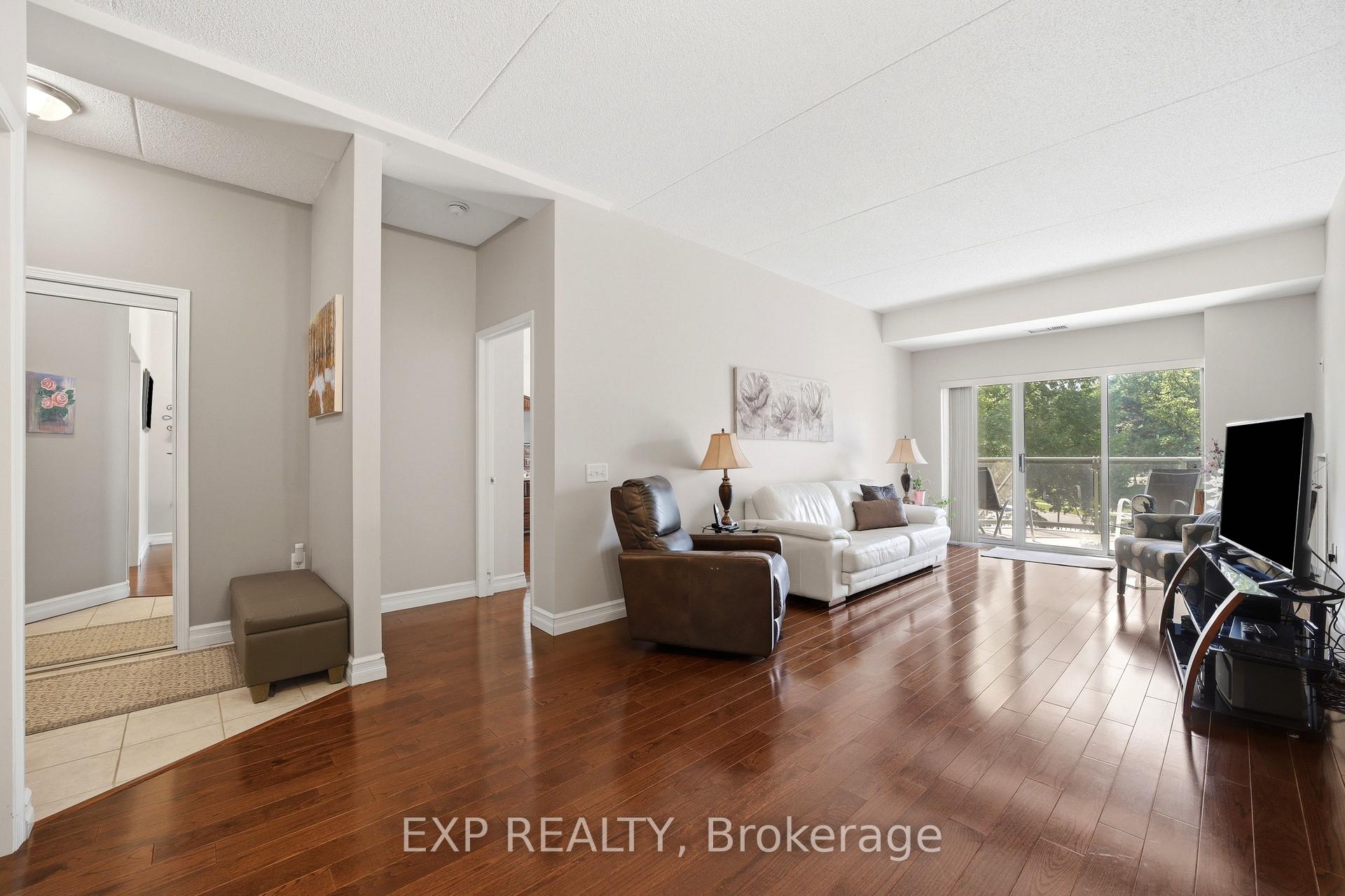 Photo 8 of Unit 206, 2085 Amherst Heights Drive, Burlington, Brant Hills — HOMEH