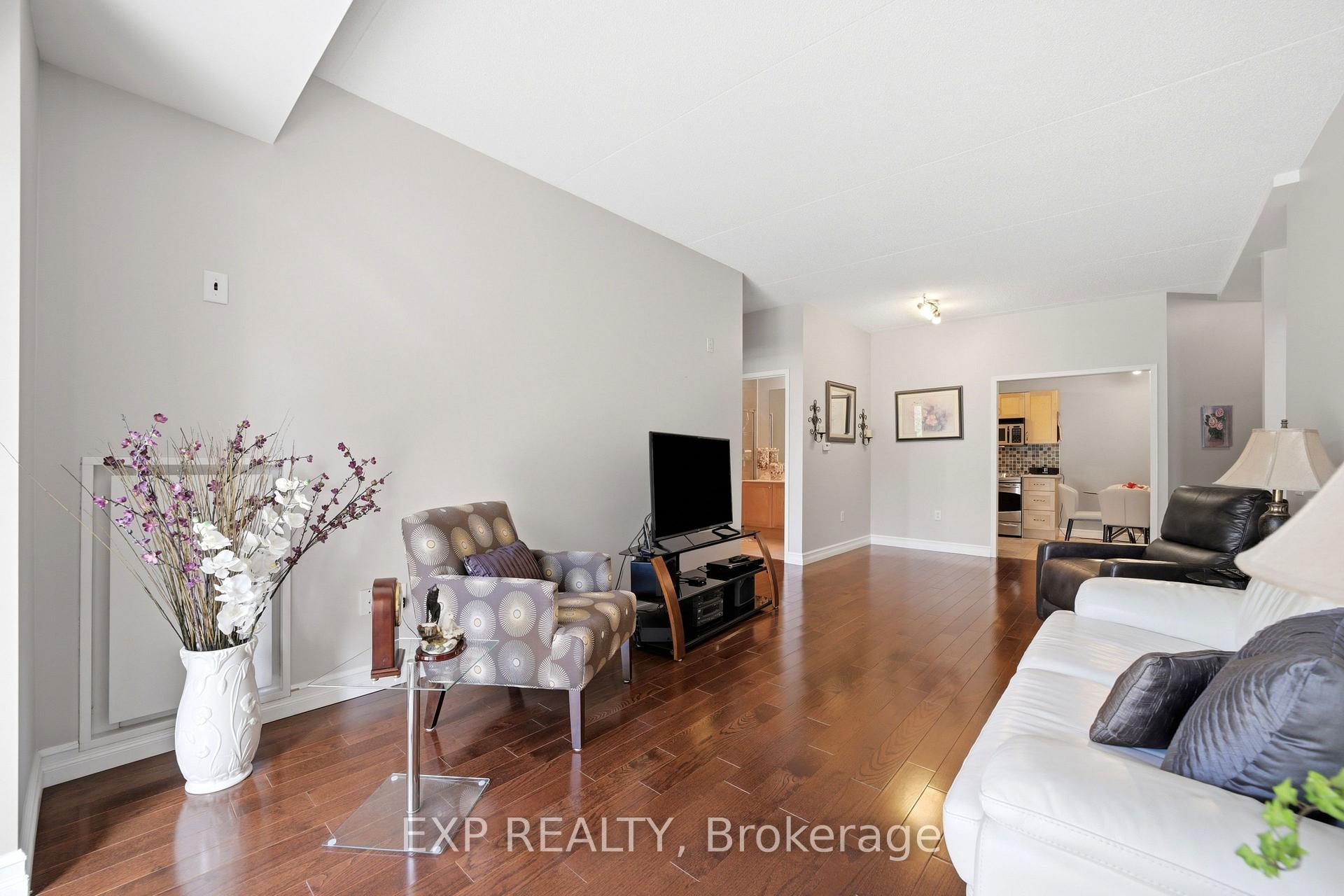Photo 10 of Unit 206, 2085 Amherst Heights Drive, Burlington, Brant Hills — HOMEH