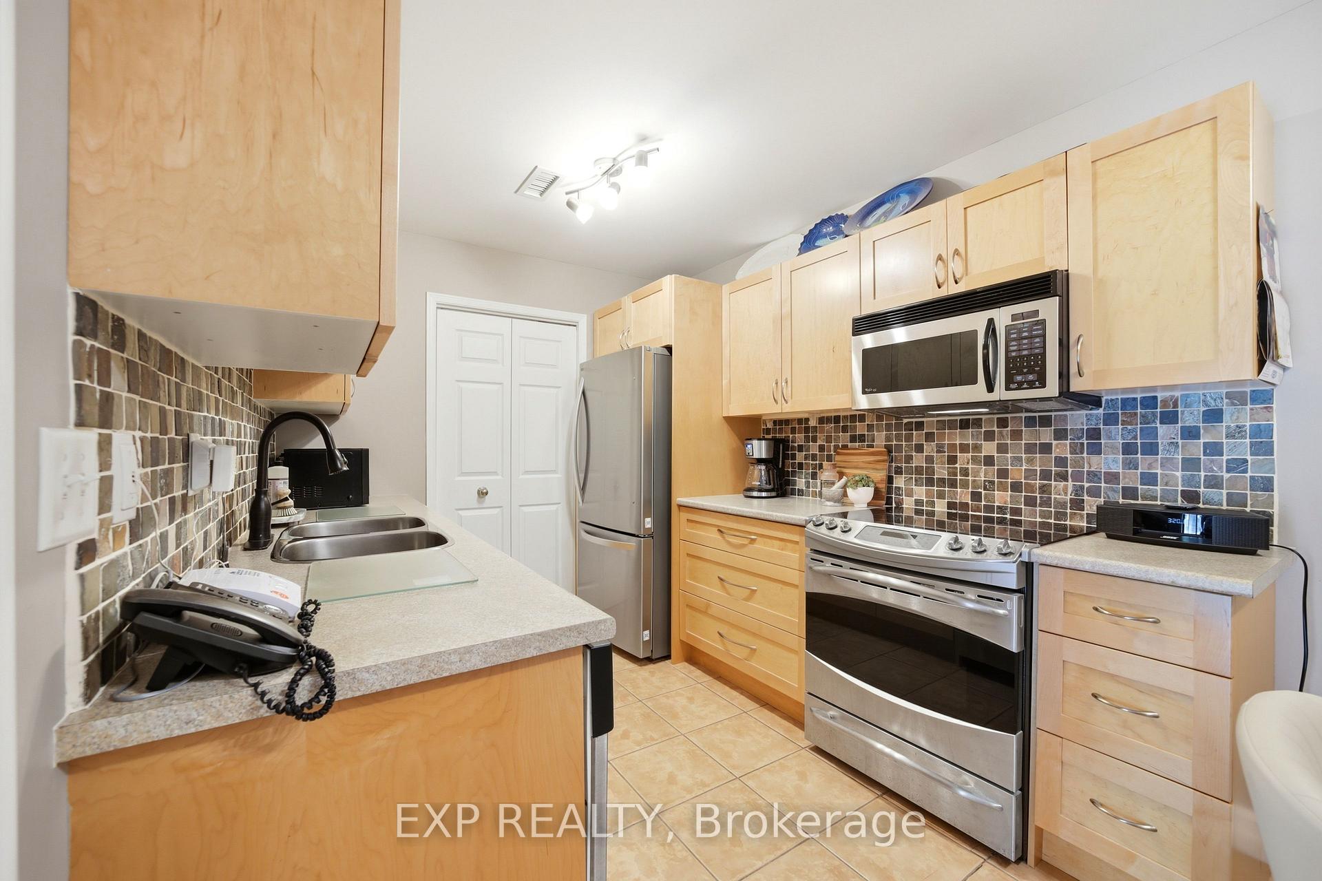 Photo 11 of Unit 206, 2085 Amherst Heights Drive, Burlington, Brant Hills — HOMEH
